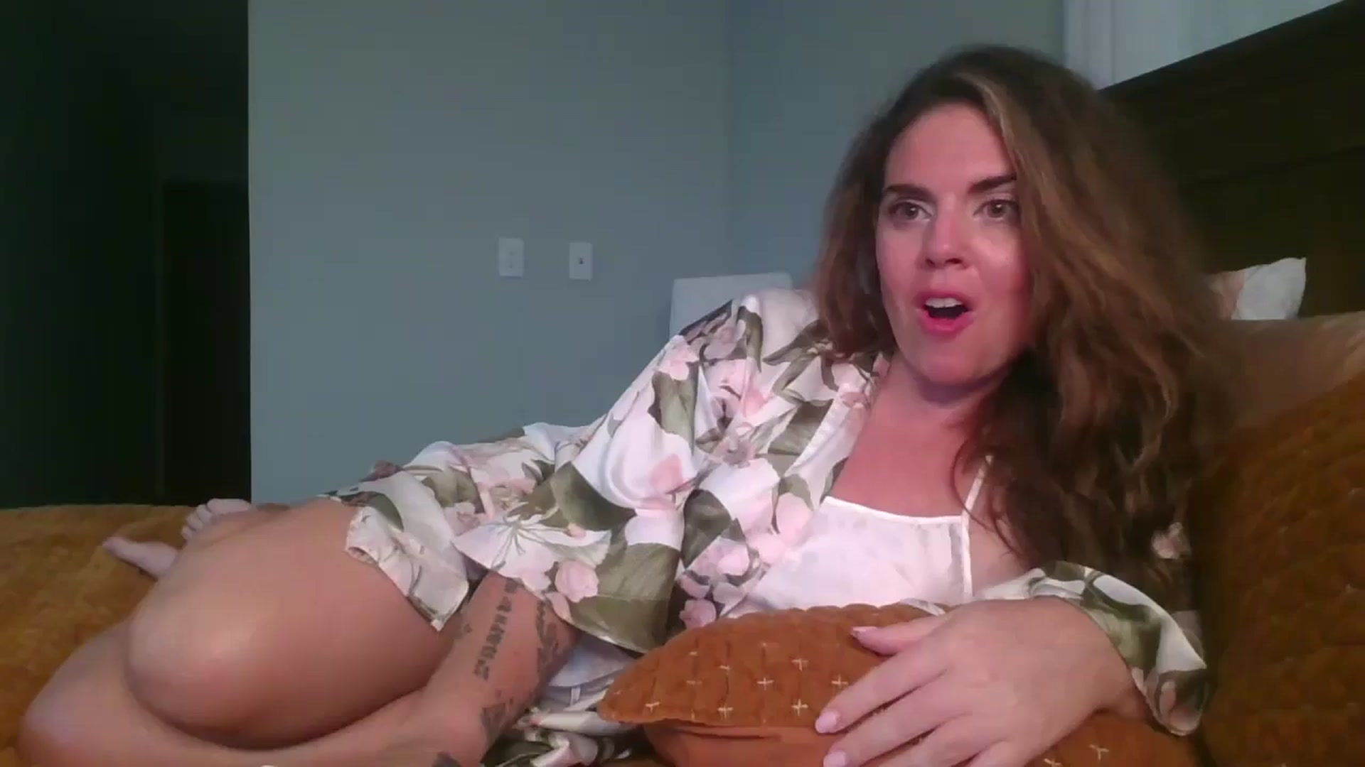 Gallery image thumbnail from IslandQueenR's myfreecams stream on, 12/09/2024, 15:57 image 12 of 20