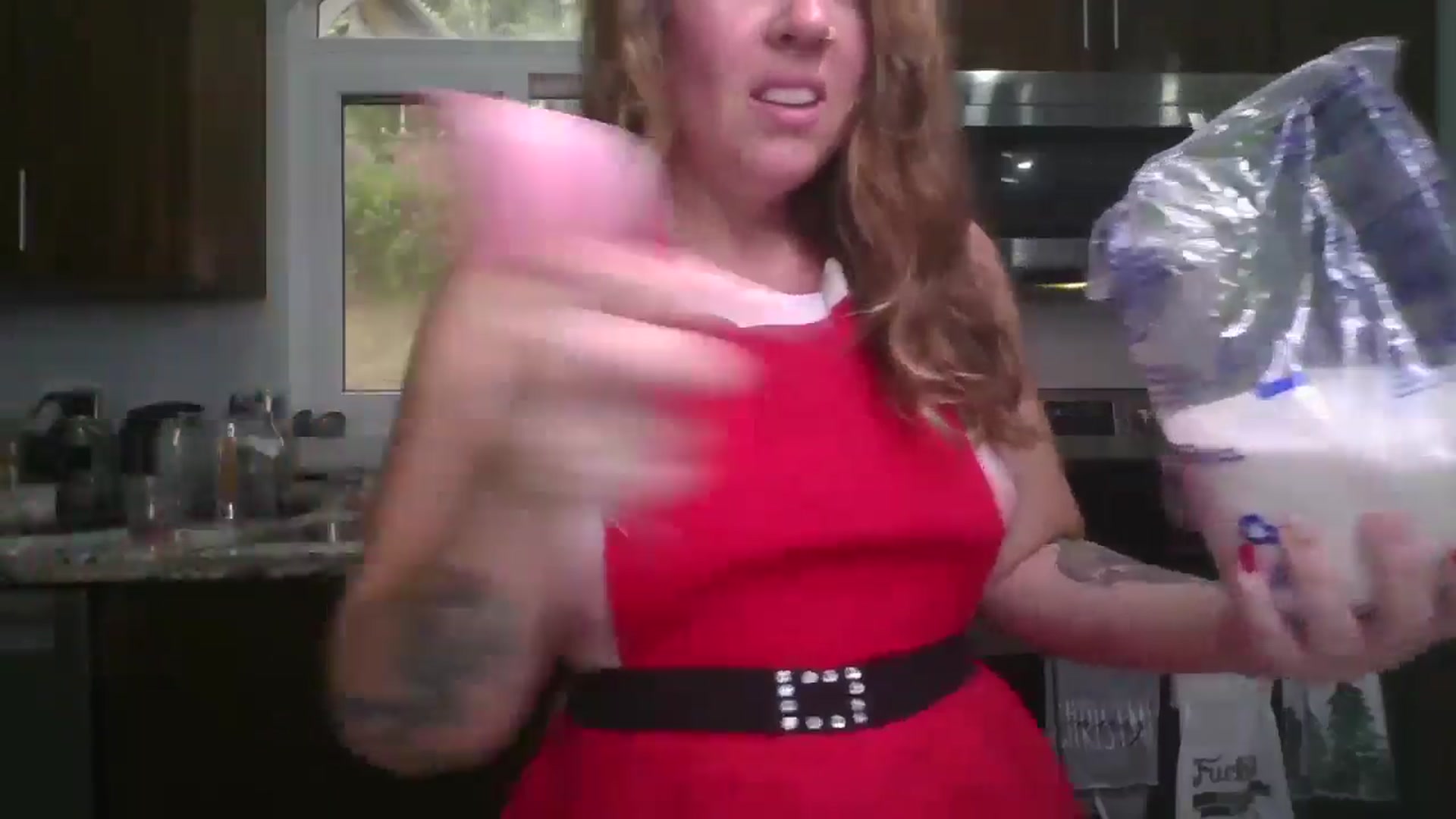 Gallery image thumbnail from IslandQueenR's myfreecams stream on, 12/24/2024, 21:24 image 3 of 20