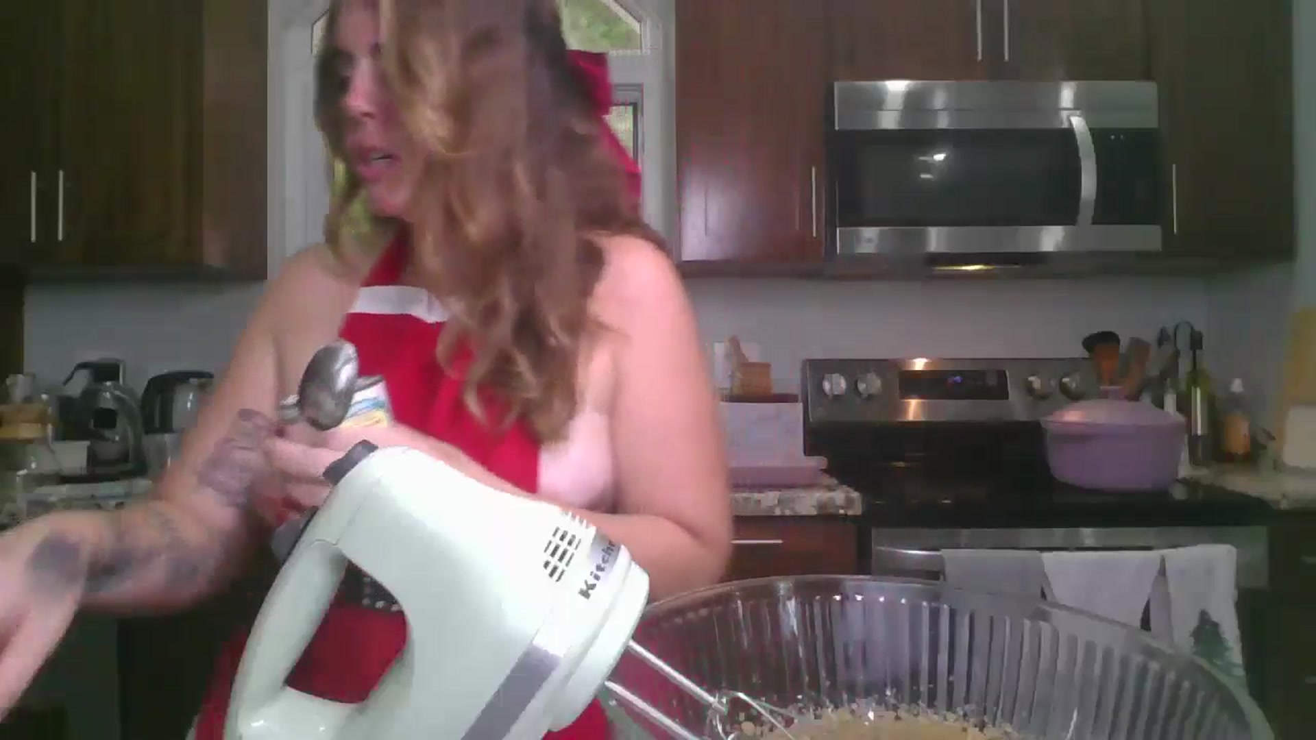 Gallery image thumbnail from IslandQueenR's myfreecams stream on, 12/24/2024, 21:24 image 7 of 20