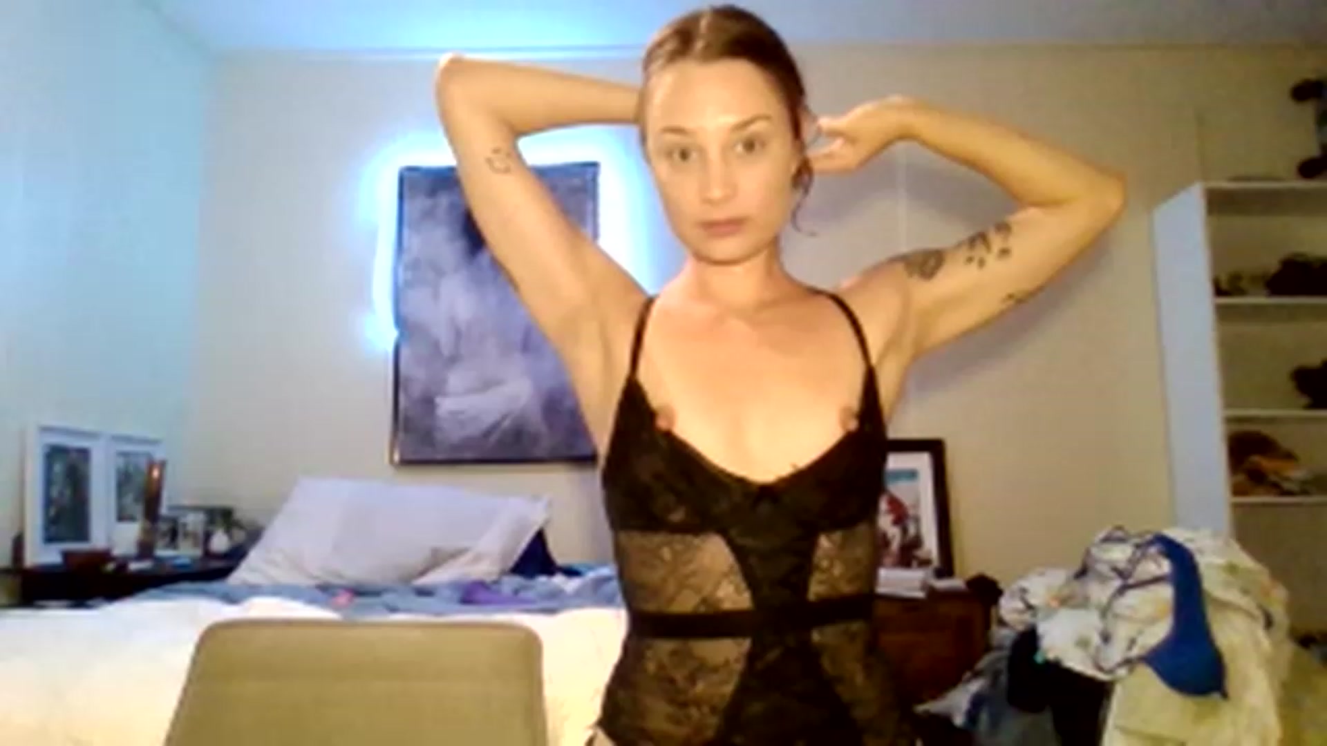 Gallery image thumbnail from Islandmilf's myfreecams stream on, 12/08/2022, 12:04 image 11 of 20