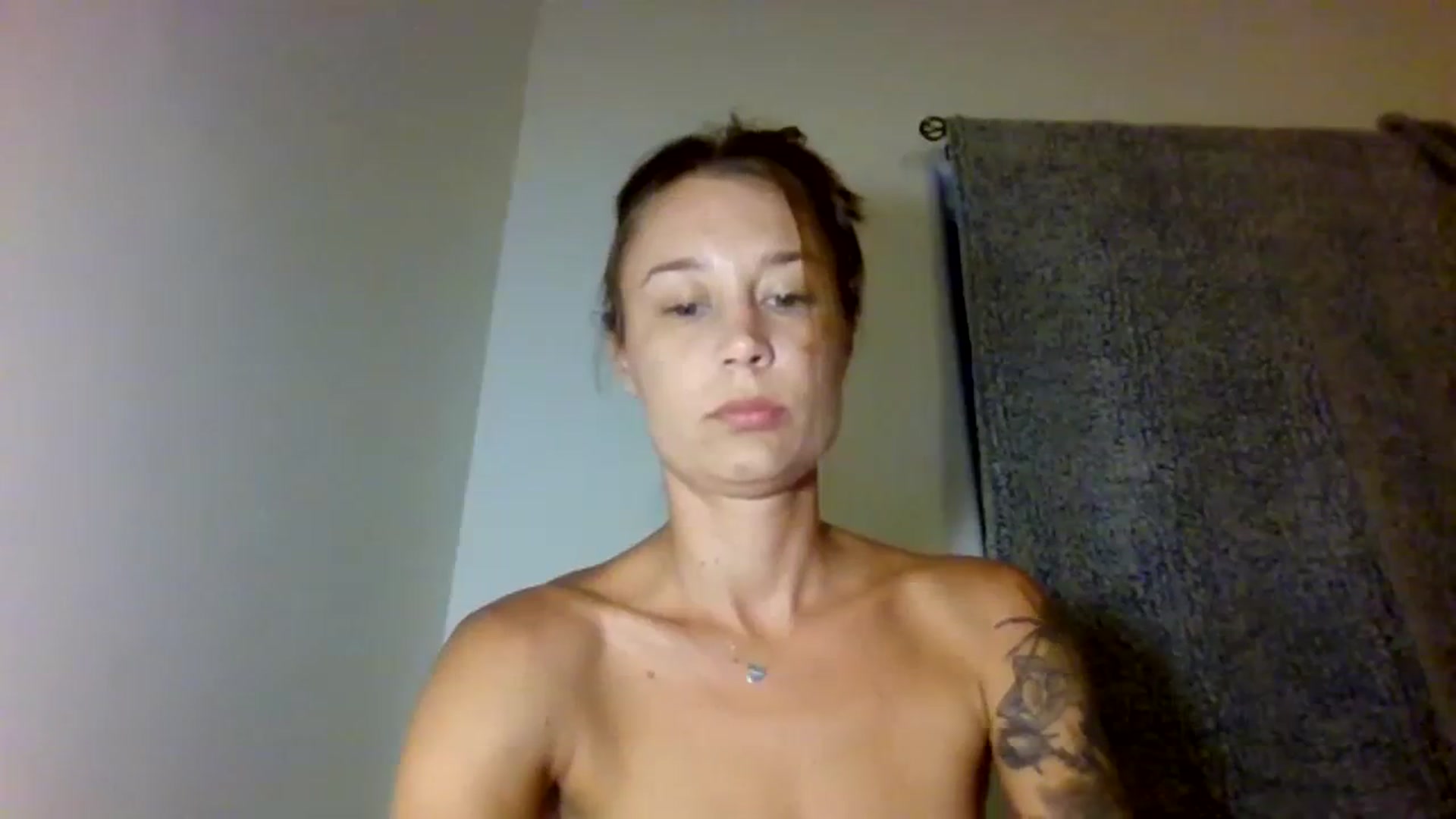 Gallery image thumbnail from Islandmilf's myfreecams stream on, 08/28/2023, 11:05 image 18 of 20