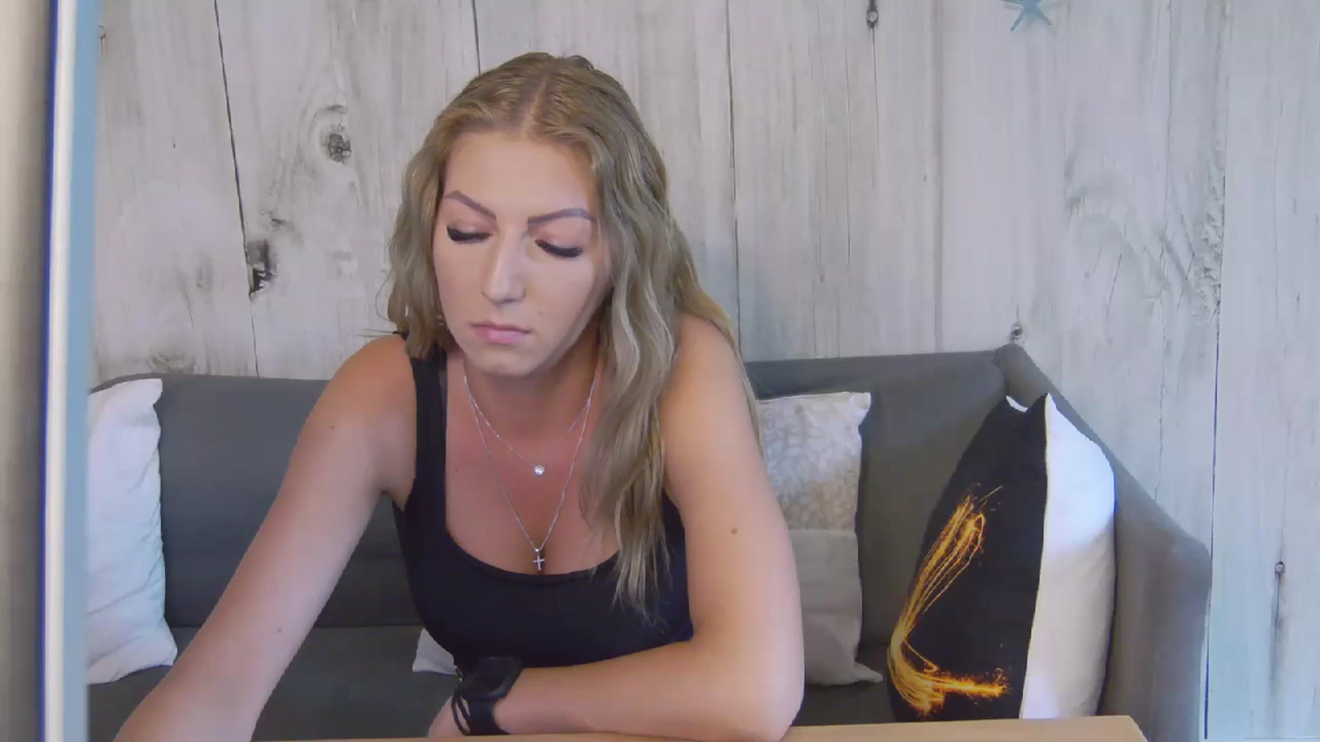 Gallery image thumbnail from IssaBelleee's myfreecams stream on, 07/30/2024, 11:53 image 14 of 20