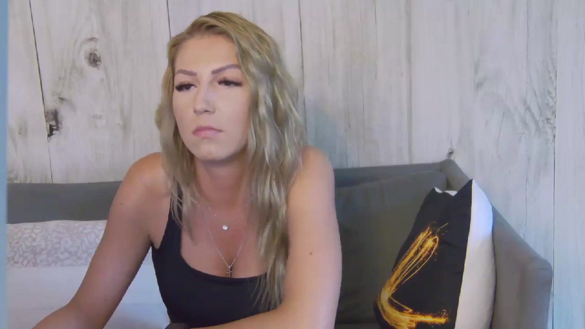 Gallery image thumbnail from IssaBelleee's myfreecams stream on, 07/30/2024, 14:38 image 6 of 20