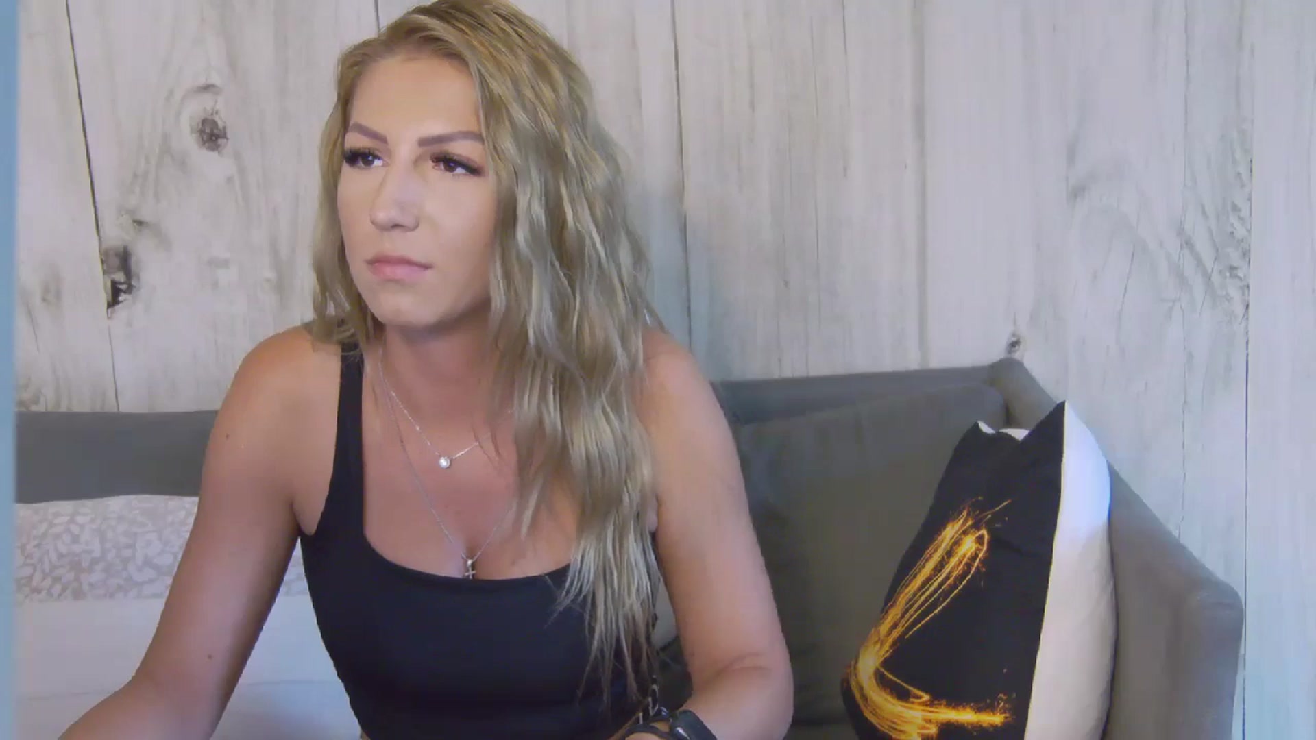 Gallery image thumbnail from IssaBelleee's myfreecams stream on, 07/30/2024, 14:38 image 2 of 20