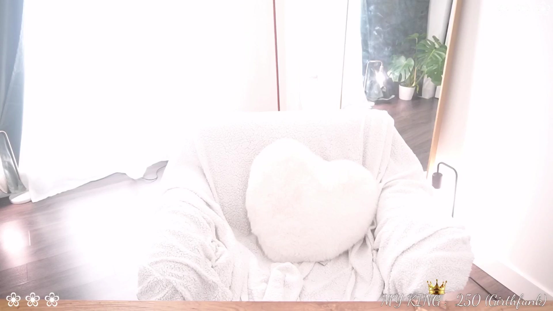 Gallery image thumbnail from Issa_'s myfreecams stream on, 06/05/2025, 23:32 image 16 of 20