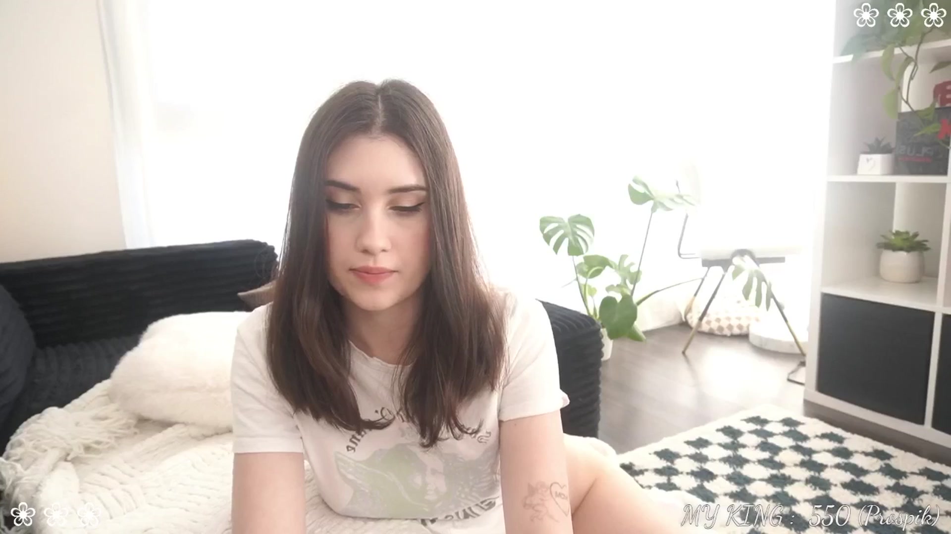 Gallery image thumbnail from Issa_'s myfreecams stream on, 08/17/2025, 24:03 image 19 of 20