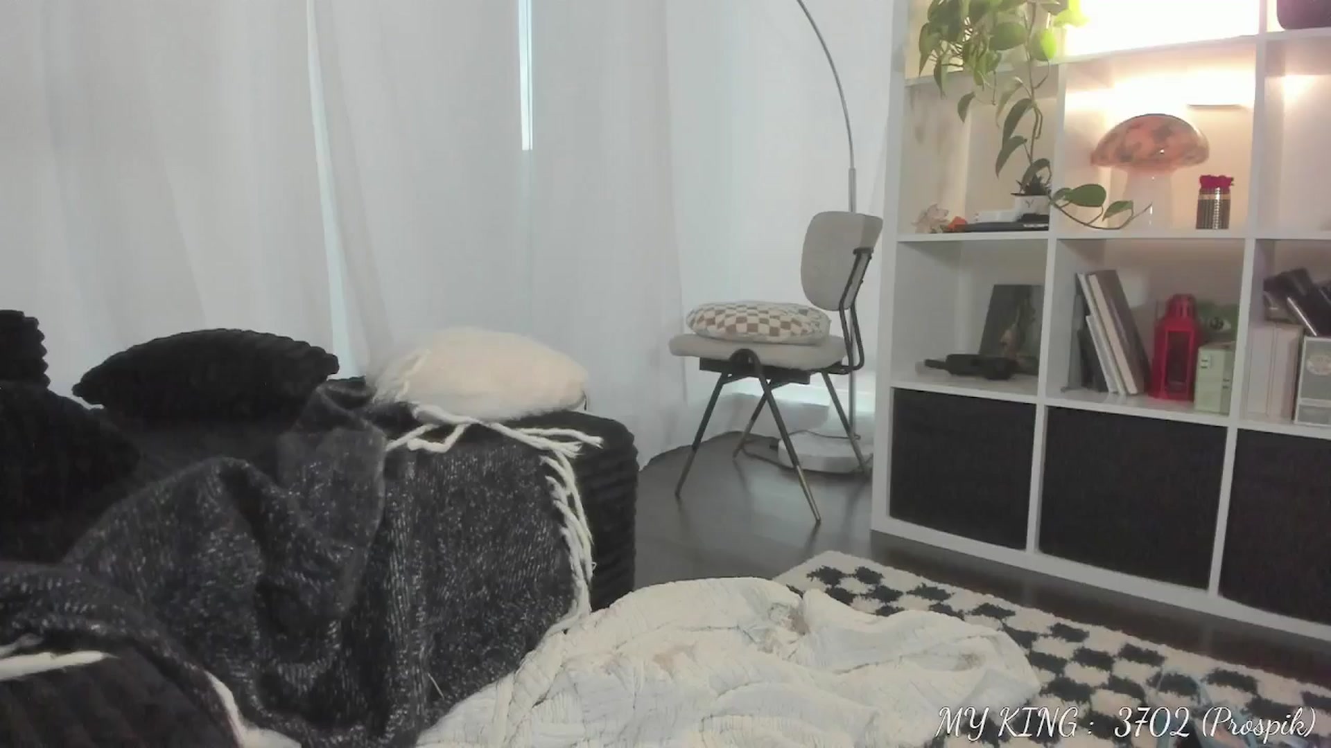 Gallery image thumbnail from Issa_'s myfreecams stream on, 09/05/2025, 02:41 image 17 of 20