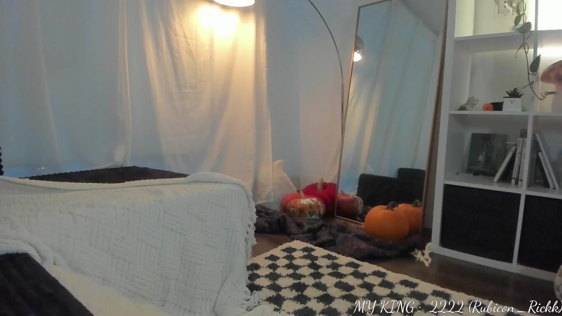 Gallery image thumbnail from Issa_'s myfreecams stream on, 10/12/2025, 01:23 image 14 of 20