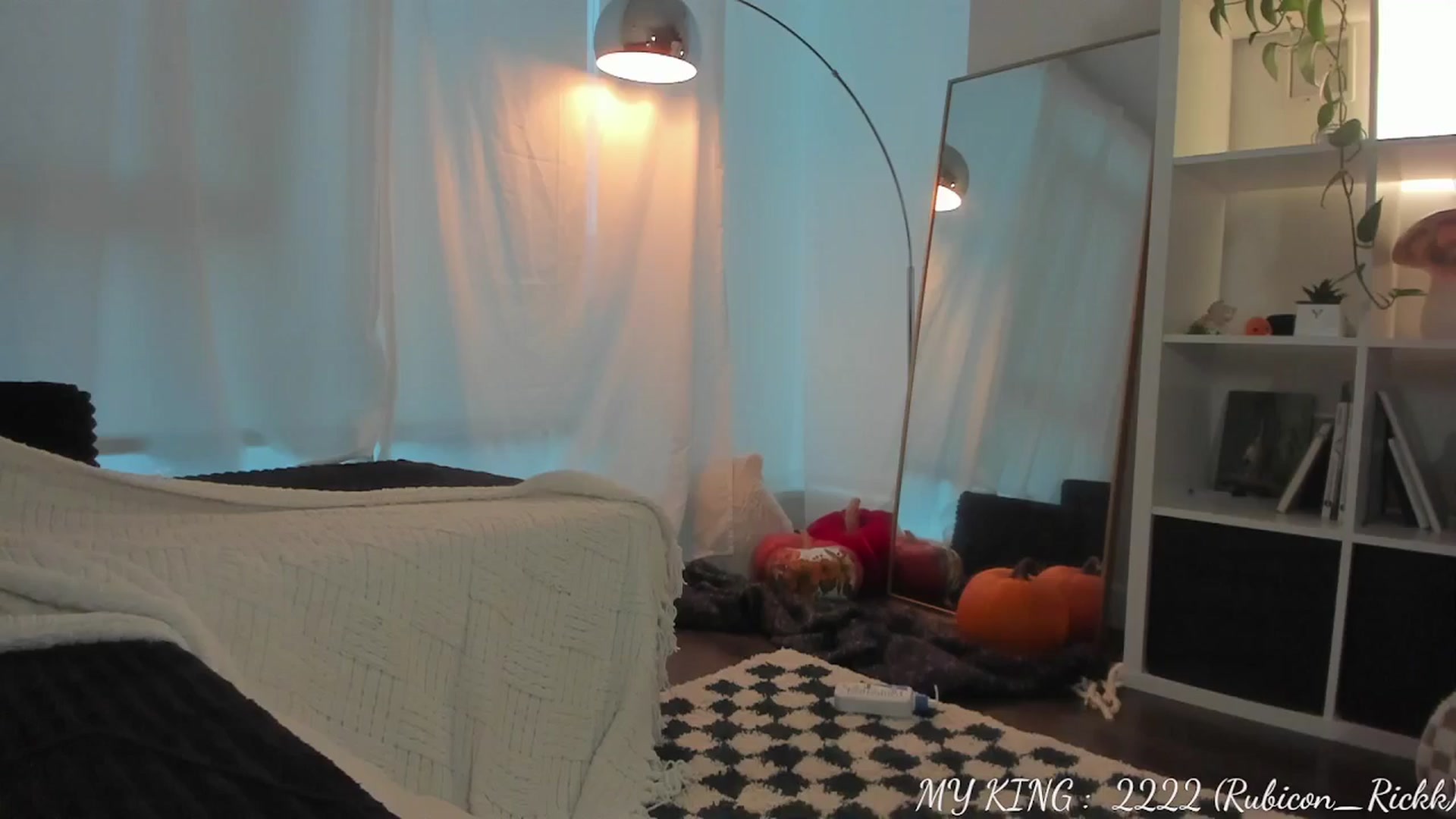 Gallery image thumbnail from Issa_'s myfreecams stream on, 10/12/2025, 01:23 image 6 of 20