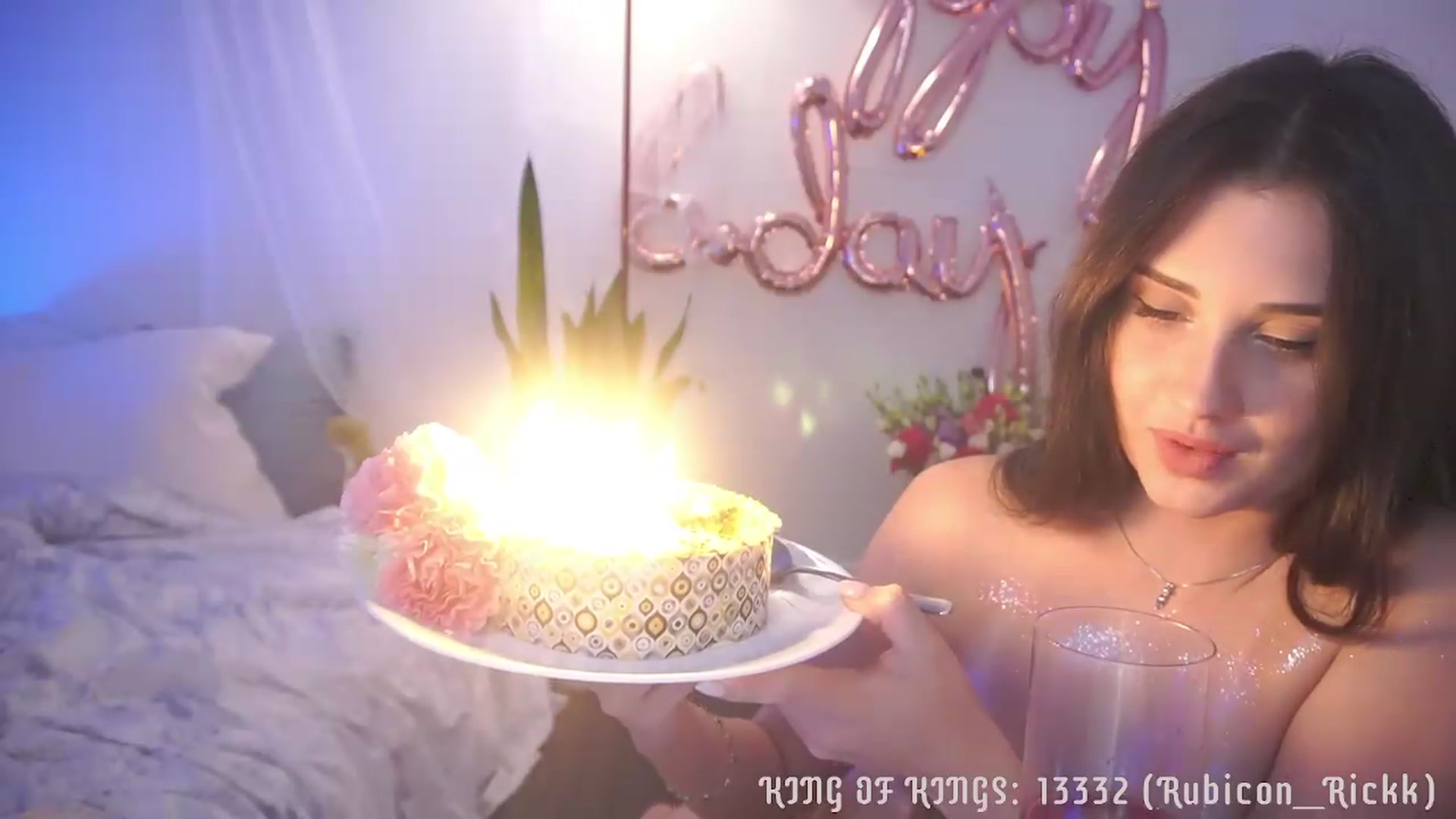 Gallery image thumbnail from Issa_'s myfreecams stream on, 08/08/2026, 04:42 image 18 of 20