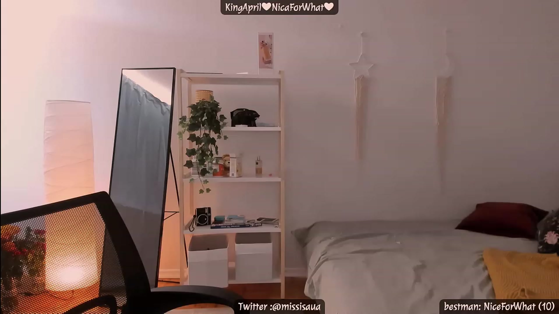 Gallery image thumbnail from Issa_7's myfreecams stream on, 04/15/2023, 20:06 image 4 of 20