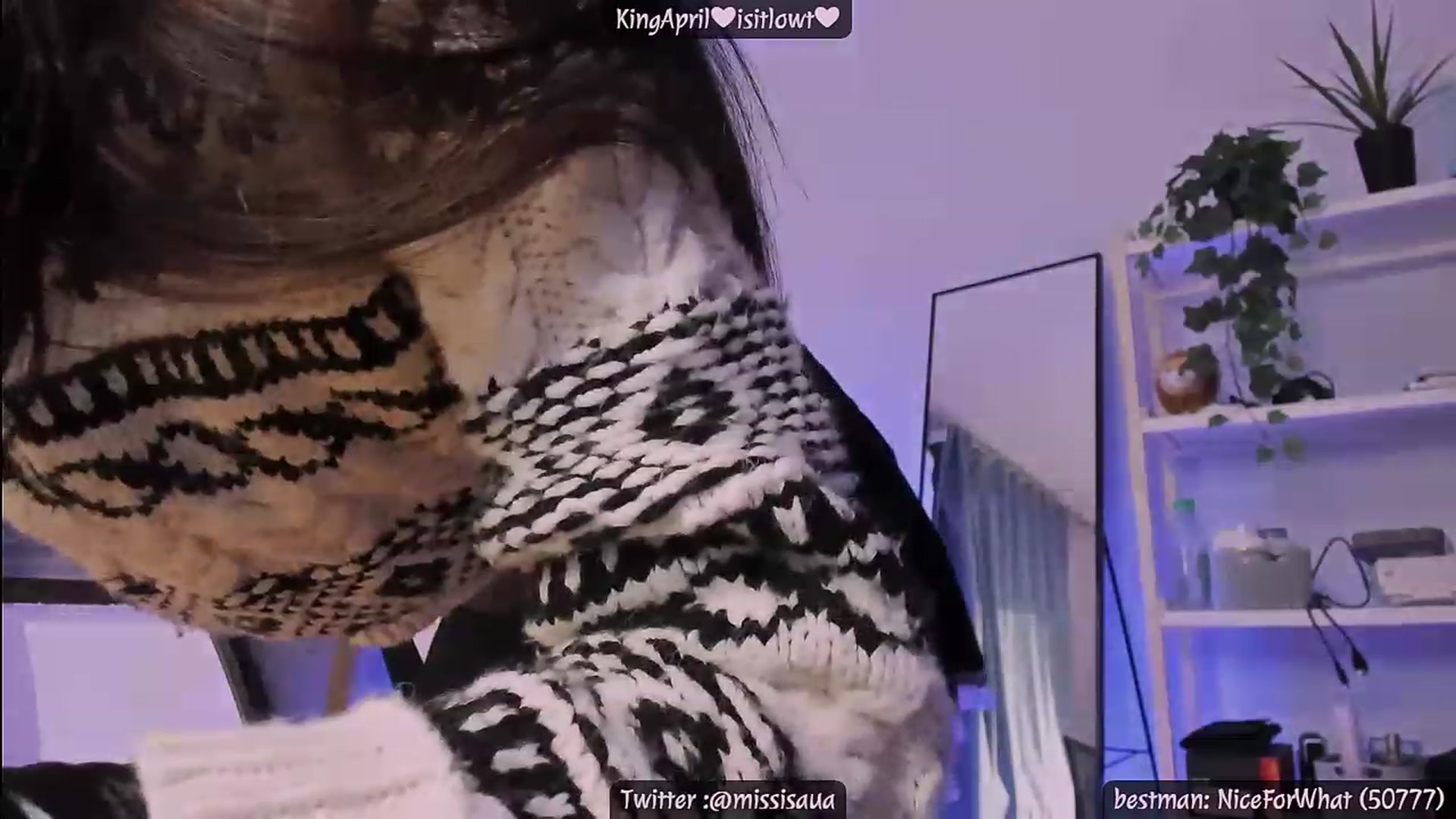 Gallery image thumbnail from Issa_7's myfreecams stream on, 05/01/2023, 07:18 image 13 of 20