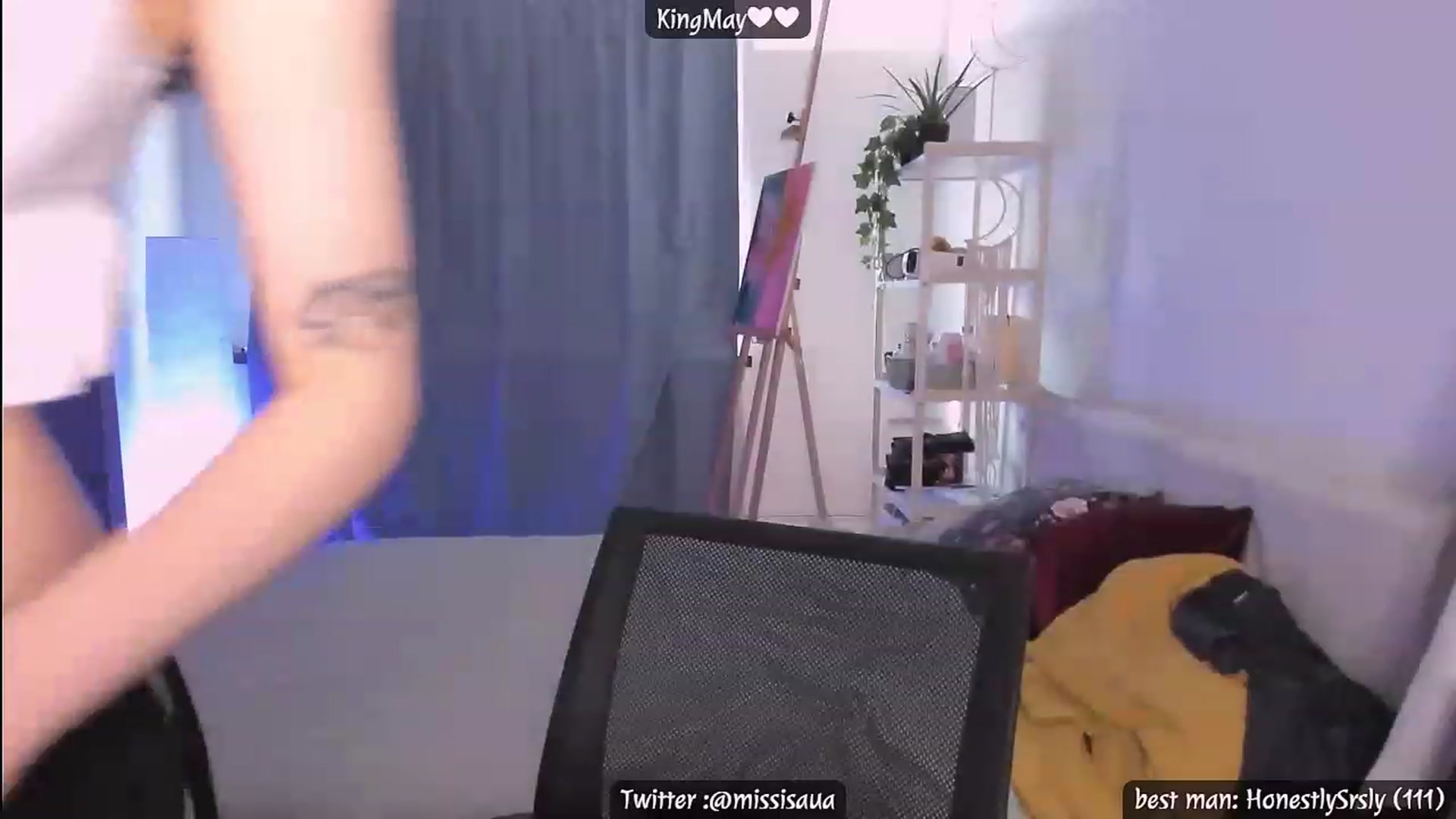Gallery image thumbnail from Issa_7's myfreecams stream on, 05/07/2023, 24:06 image 13 of 20