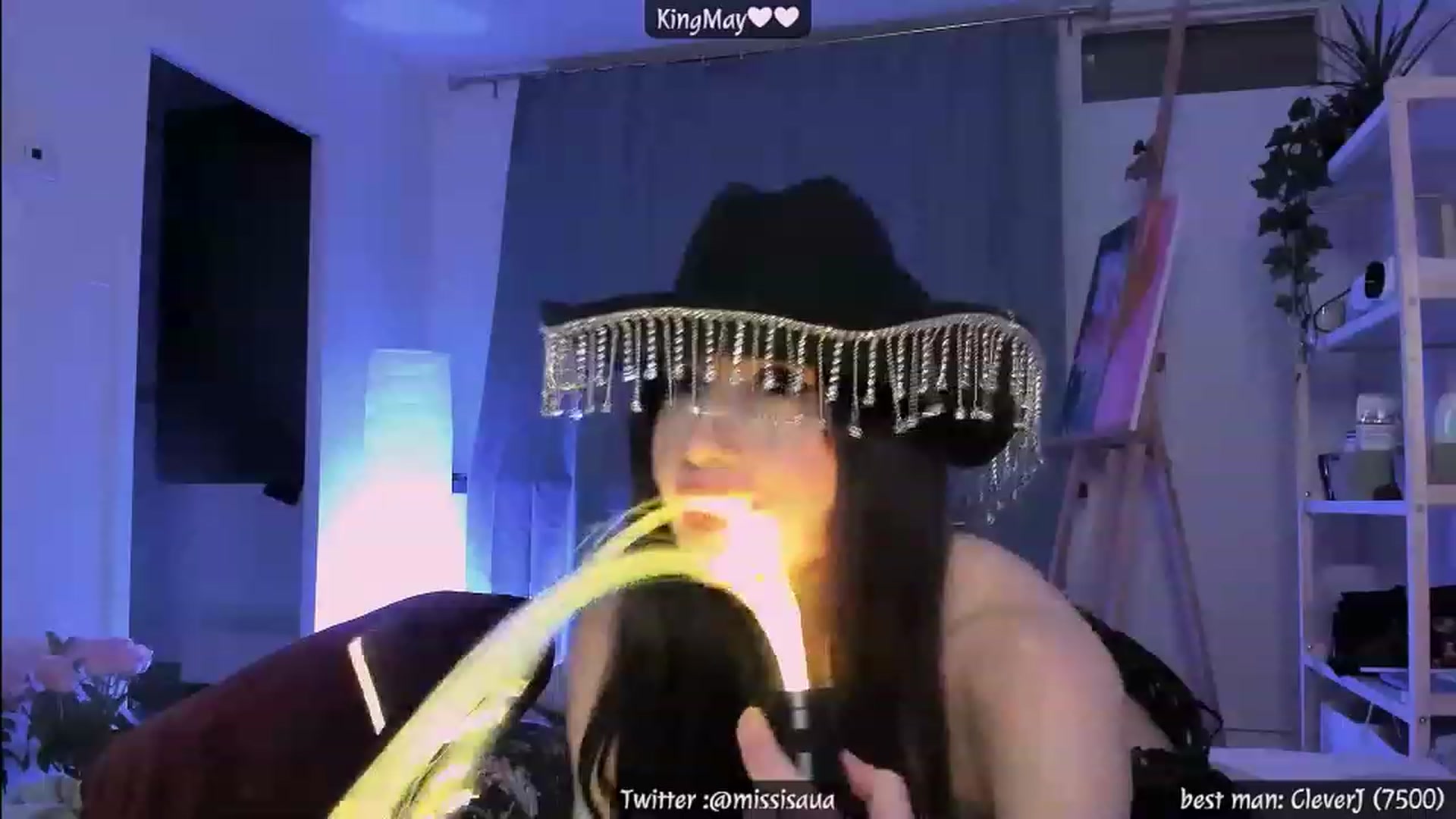 Gallery image thumbnail from Issa_7's myfreecams stream on, 05/07/2023, 04:54 image 12 of 20