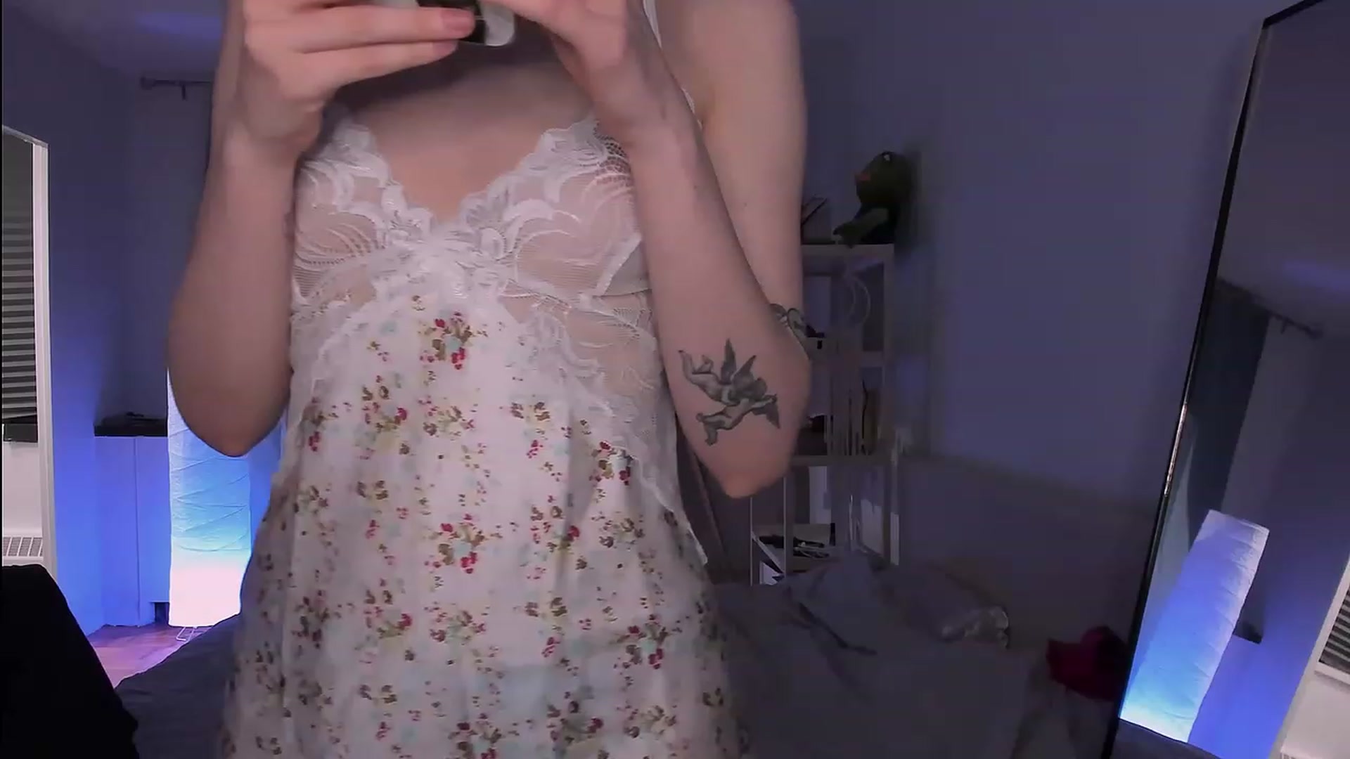 Gallery image thumbnail from Issa_7's myfreecams stream on, 05/10/2023, 02:23 image 18 of 20