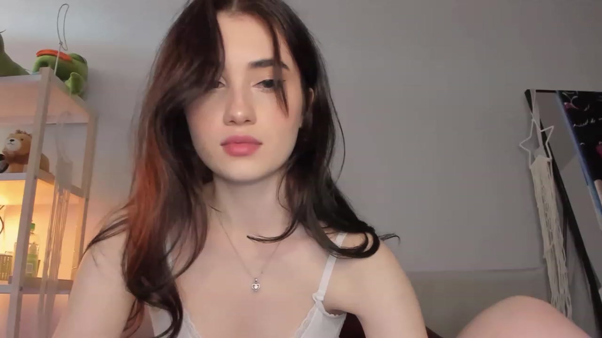 Gallery image thumbnail from Issa_7's myfreecams stream on, 05/20/2023, 22:16 image 3 of 20