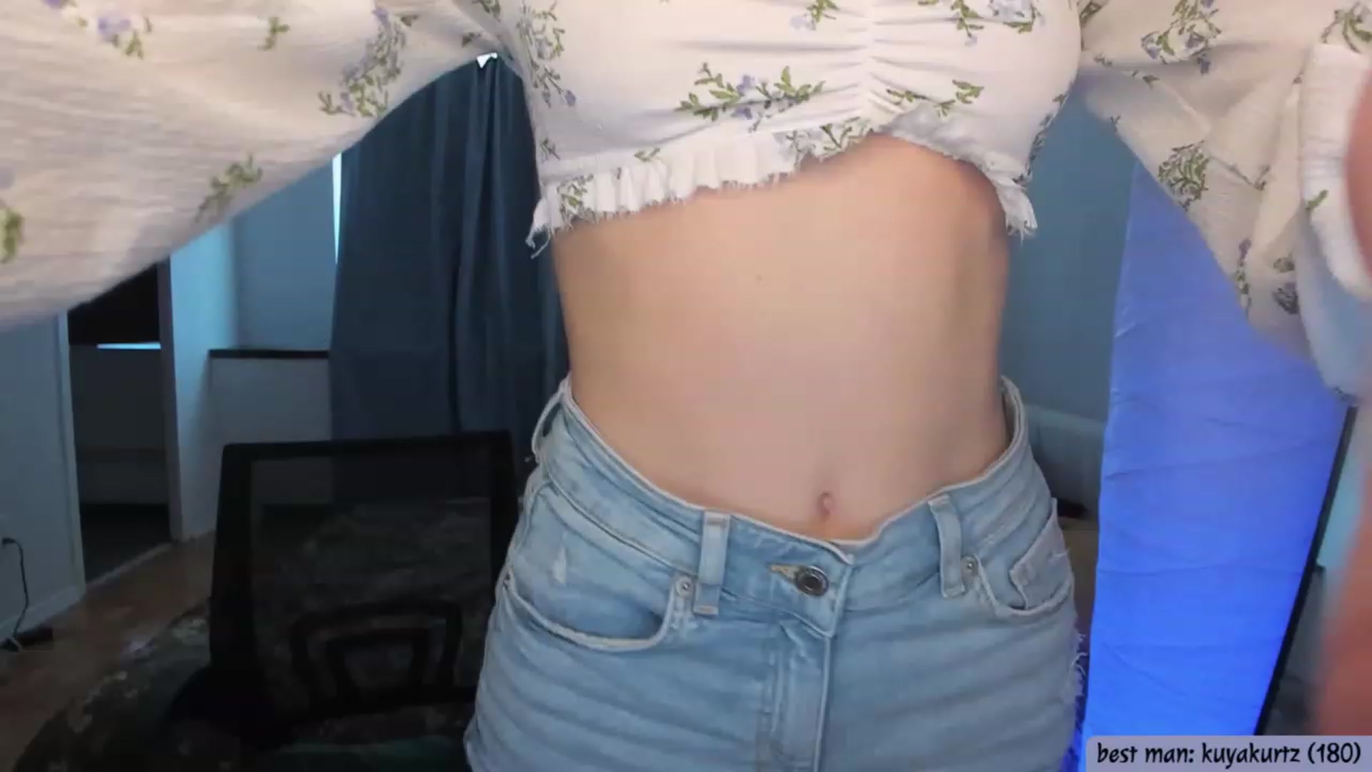 Gallery image thumbnail from Issa_7's myfreecams stream on, 05/24/2023, 22:50 image 4 of 20