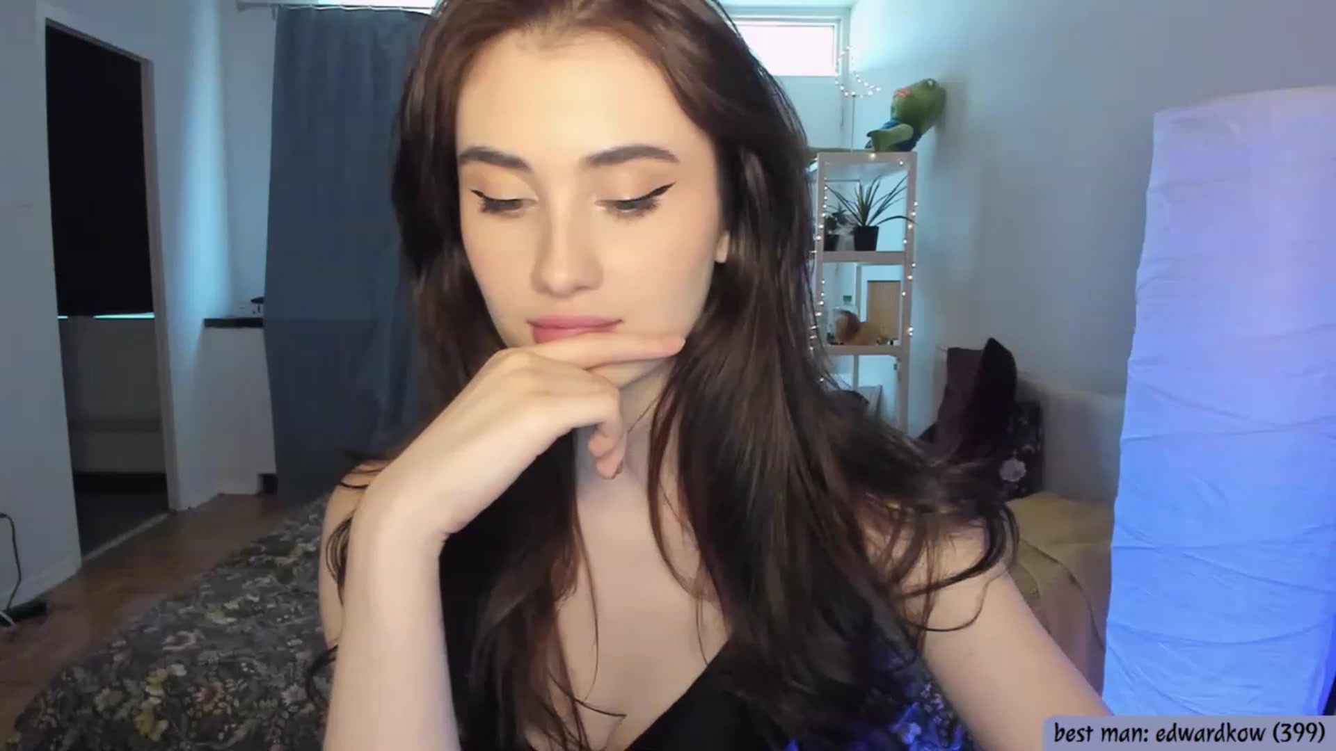 Gallery image thumbnail from Issa_7's myfreecams stream on, 05/25/2023, 23:10 image 5 of 20