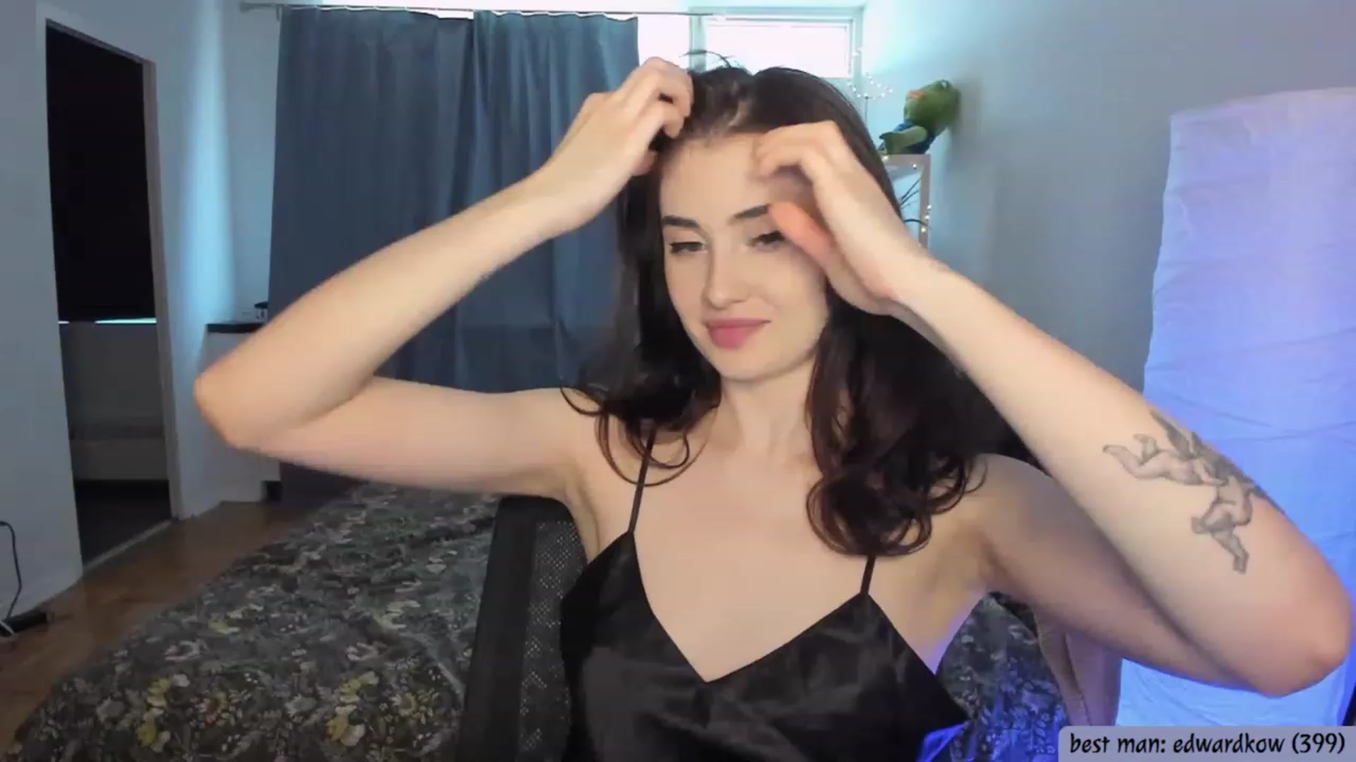Gallery image thumbnail from Issa_7's myfreecams stream on, 05/25/2023, 23:10 image 3 of 20