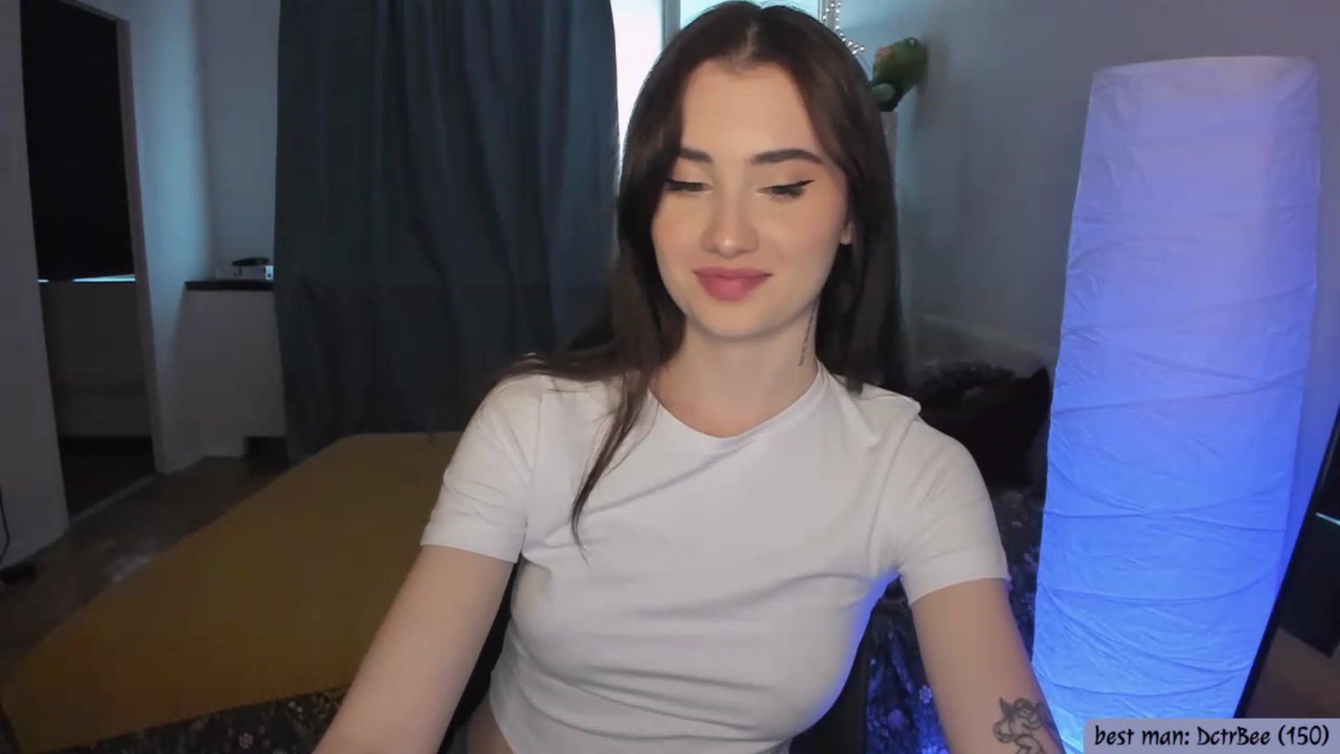 Gallery image thumbnail from Issa_7's myfreecams stream on, 05/28/2023, 24:02 image 7 of 20