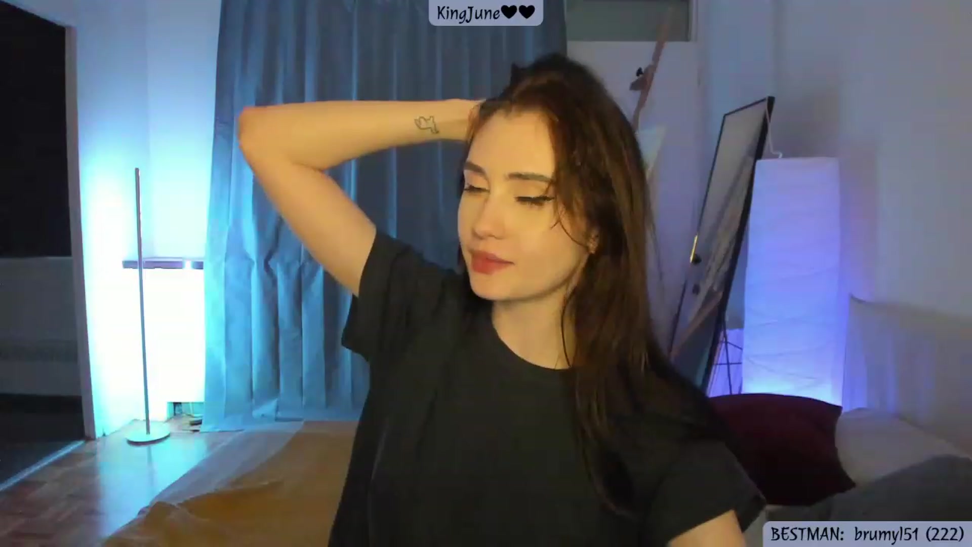 Gallery image thumbnail from Issa_7's myfreecams stream on, 06/04/2023, 09:38 image 14 of 20