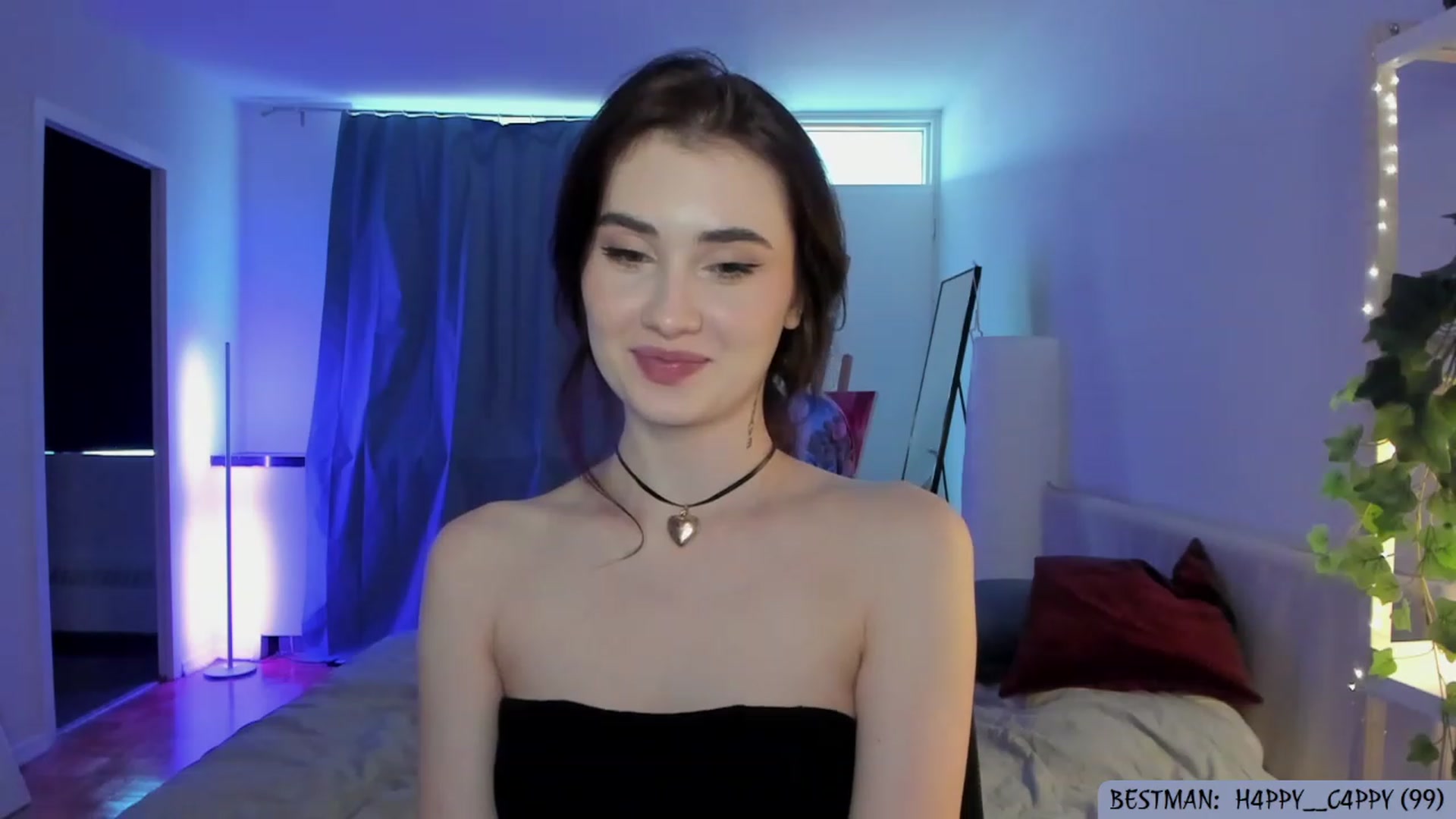 Gallery image thumbnail from Issa_7's myfreecams stream on, 06/08/2023, 24:03 image 6 of 20