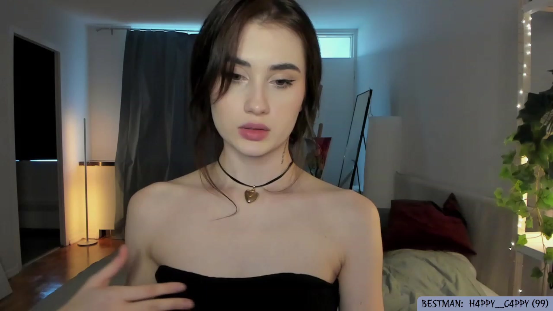 Gallery image thumbnail from Issa_7's myfreecams stream on, 06/08/2023, 24:03 image 12 of 20