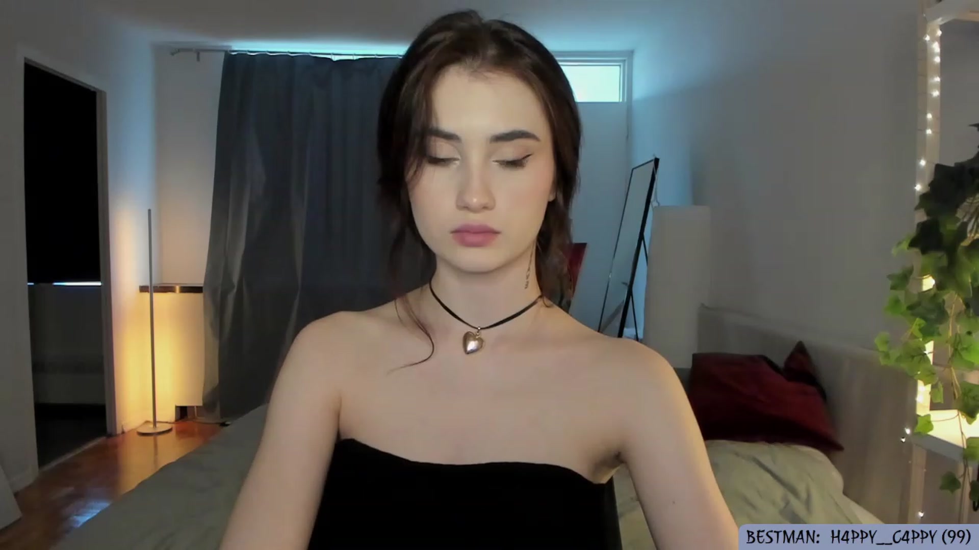 Gallery image thumbnail from Issa_7's myfreecams stream on, 06/08/2023, 24:03 image 11 of 20