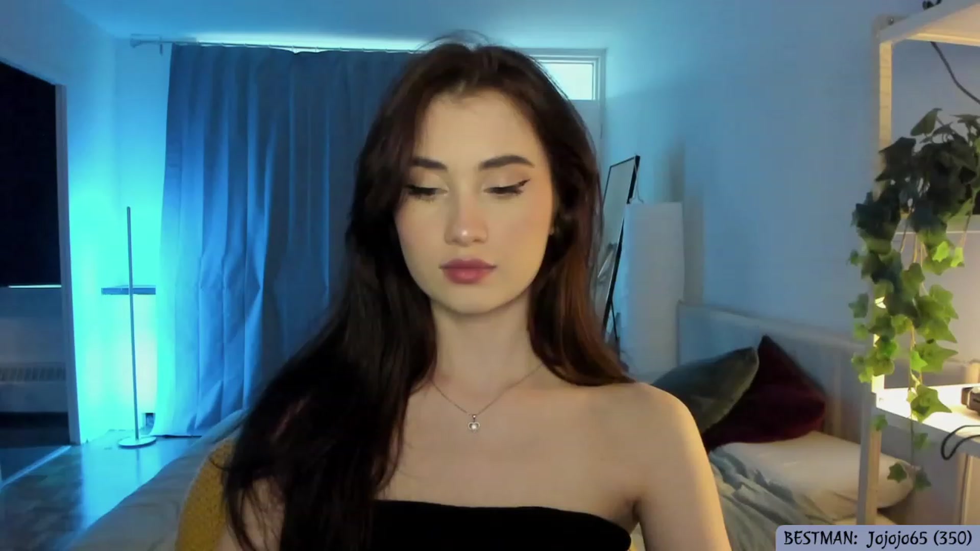 Gallery image thumbnail from Issa_7's myfreecams stream on, 06/11/2023, 03:24 image 1 of 20