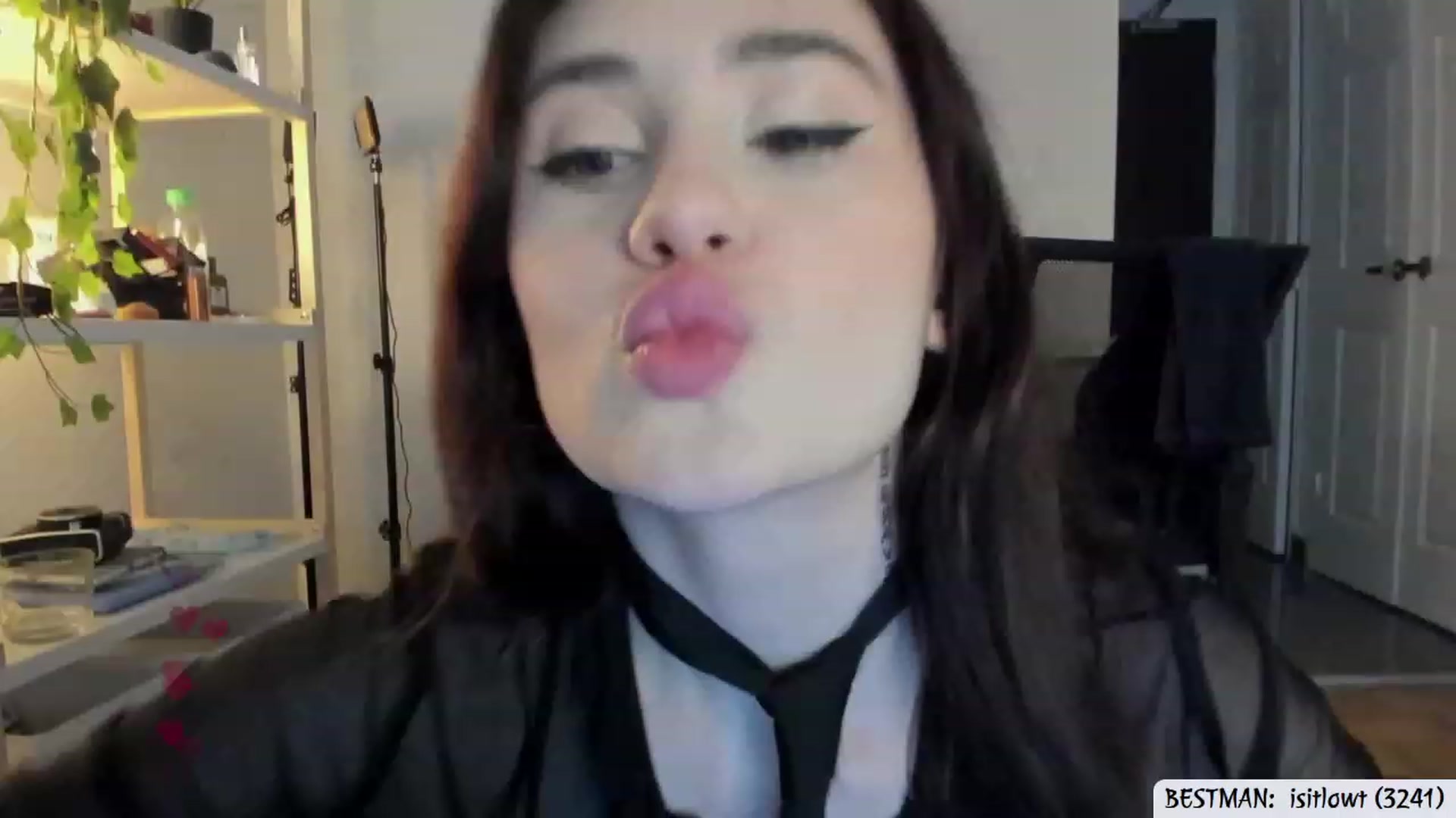 Gallery image thumbnail from Issa_7's myfreecams stream on, 07/06/2023, 03:27 image 1 of 20