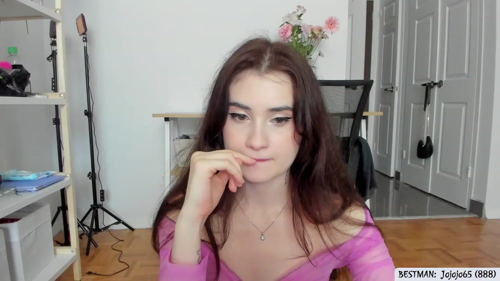 Gallery image thumbnail from Issa_7's myfreecams stream on, 07/07/2023, 20:57 image 14 of 20
