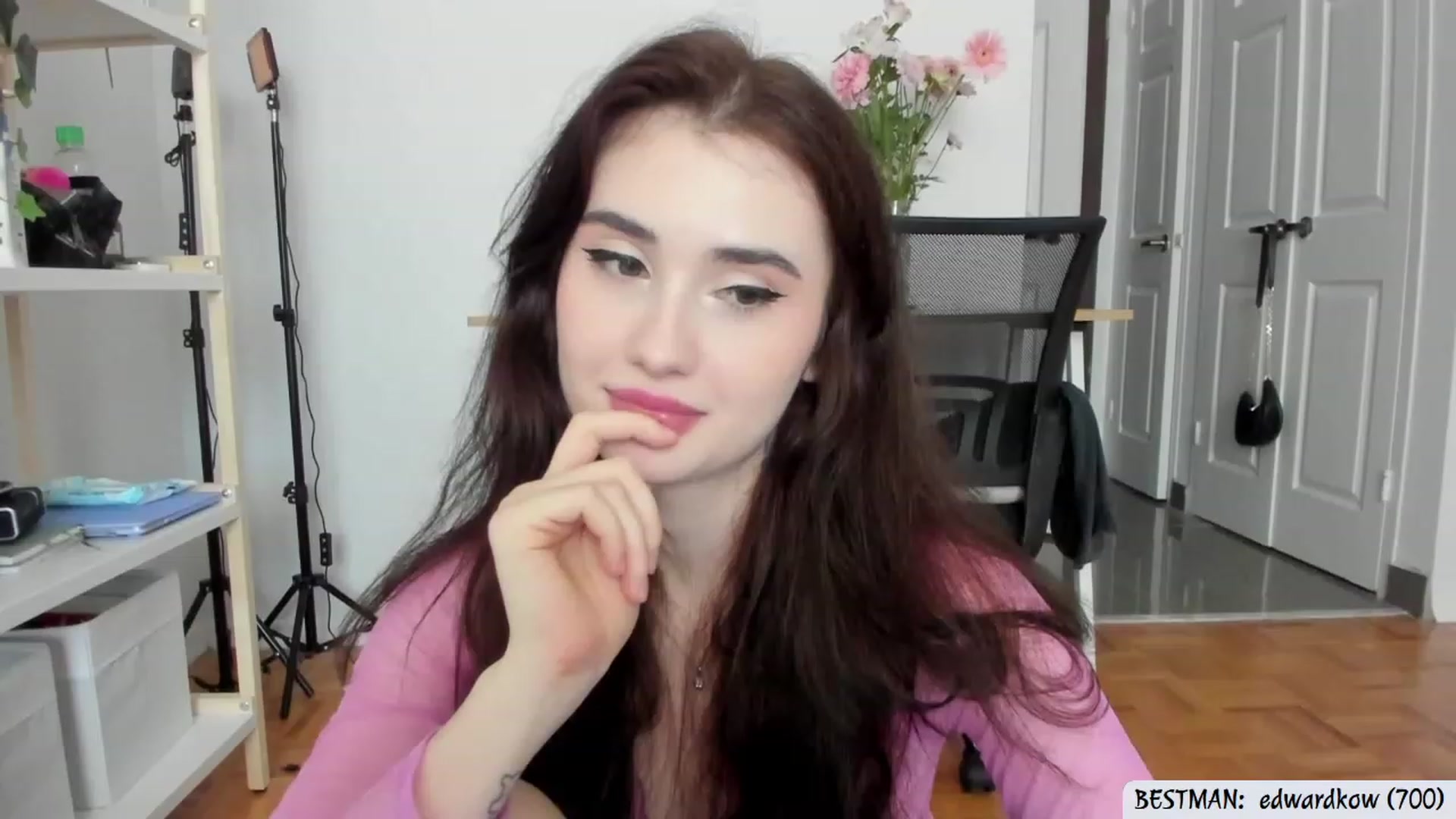 Gallery image thumbnail from Issa_7's myfreecams stream on, 07/07/2023, 20:57 image 4 of 20