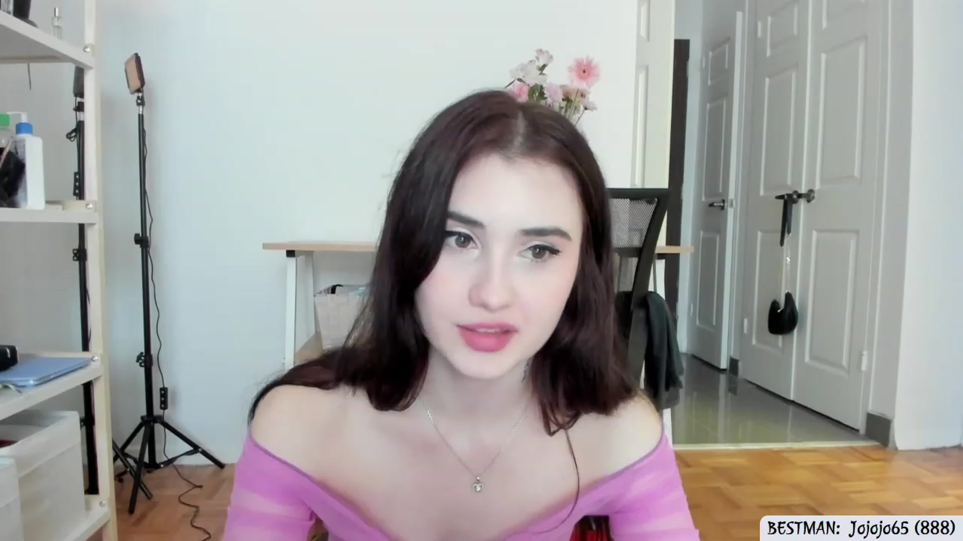 Gallery image thumbnail from Issa_7's myfreecams stream on, 07/08/2023, 24:03 image 3 of 20