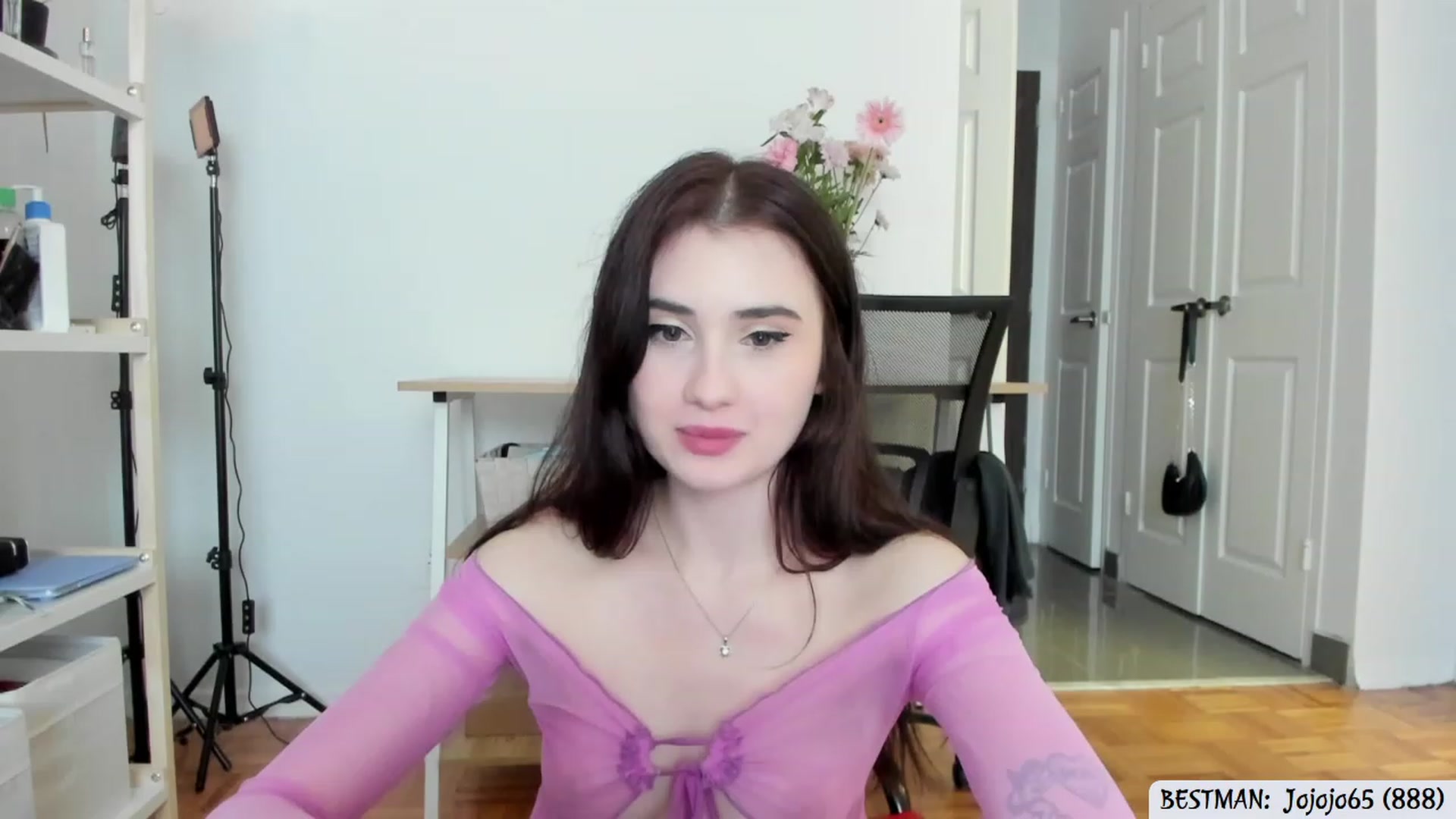 Gallery image thumbnail from Issa_7's myfreecams stream on, 07/08/2023, 24:03 image 4 of 20