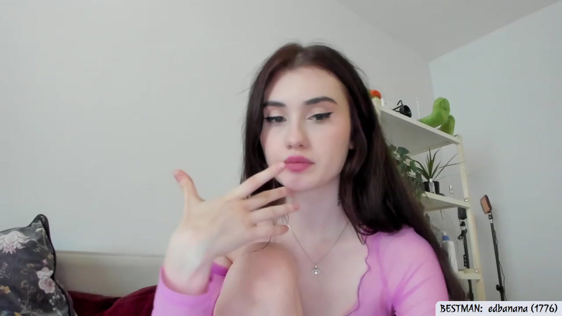 Gallery image thumbnail from Issa_7's myfreecams stream on, 07/08/2023, 24:19 image 17 of 20