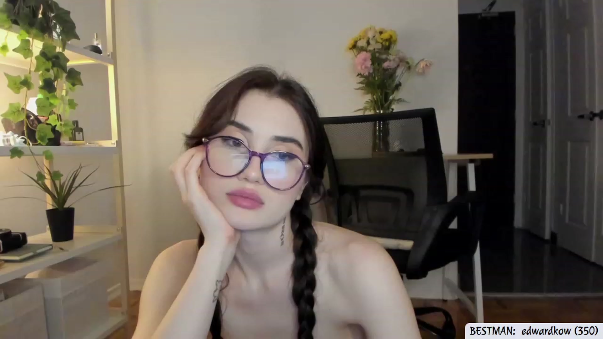 Gallery image thumbnail from Issa_7's myfreecams stream on, 07/13/2023, 01:55 image 4 of 20