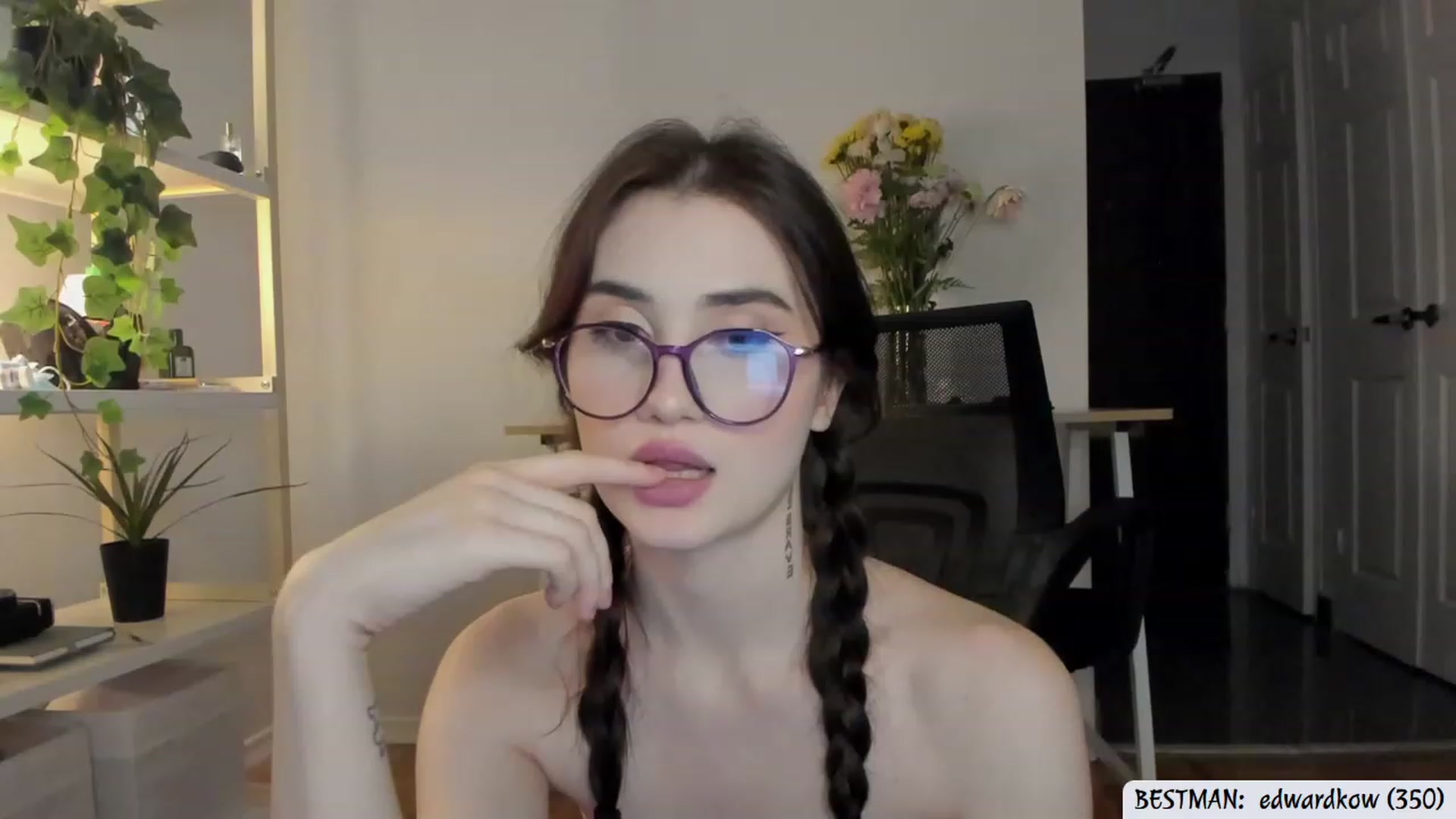 Gallery image thumbnail from Issa_7's myfreecams stream on, 07/13/2023, 01:55 image 6 of 20