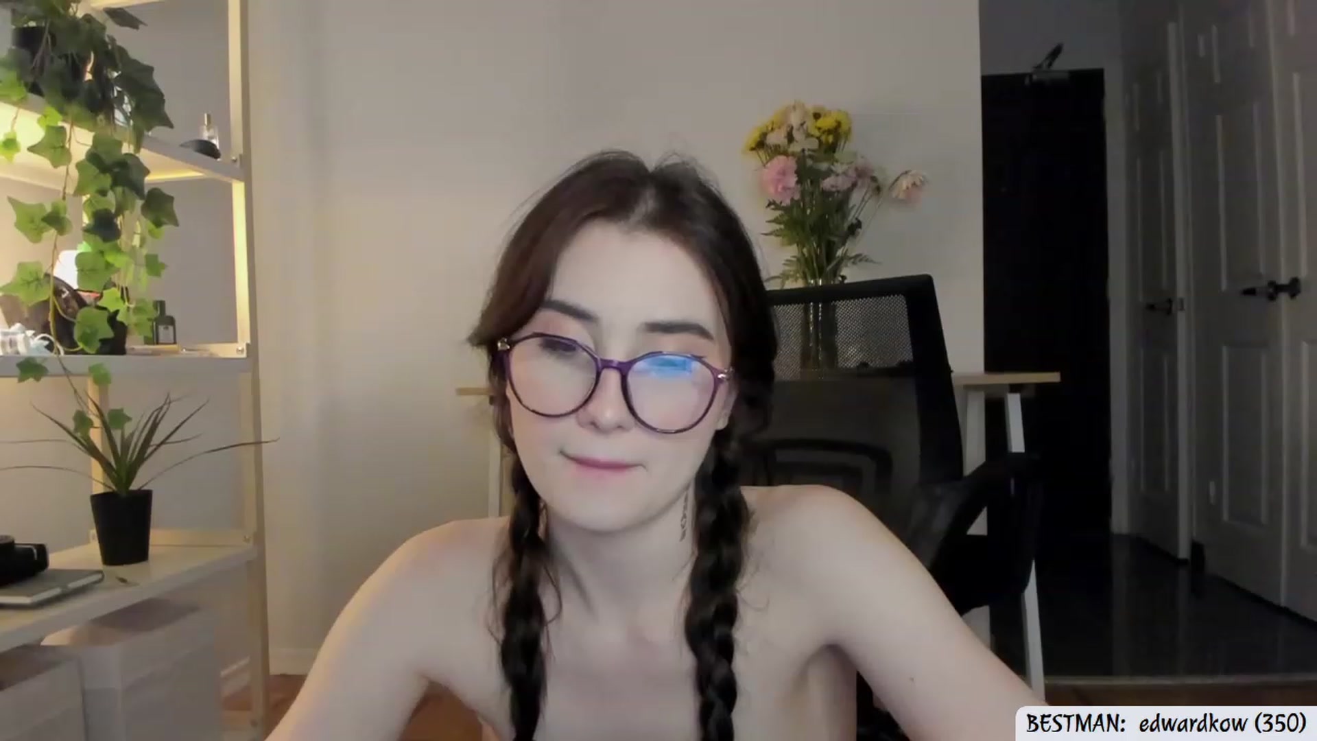 Gallery image thumbnail from Issa_7's myfreecams stream on, 07/13/2023, 01:55 image 10 of 20