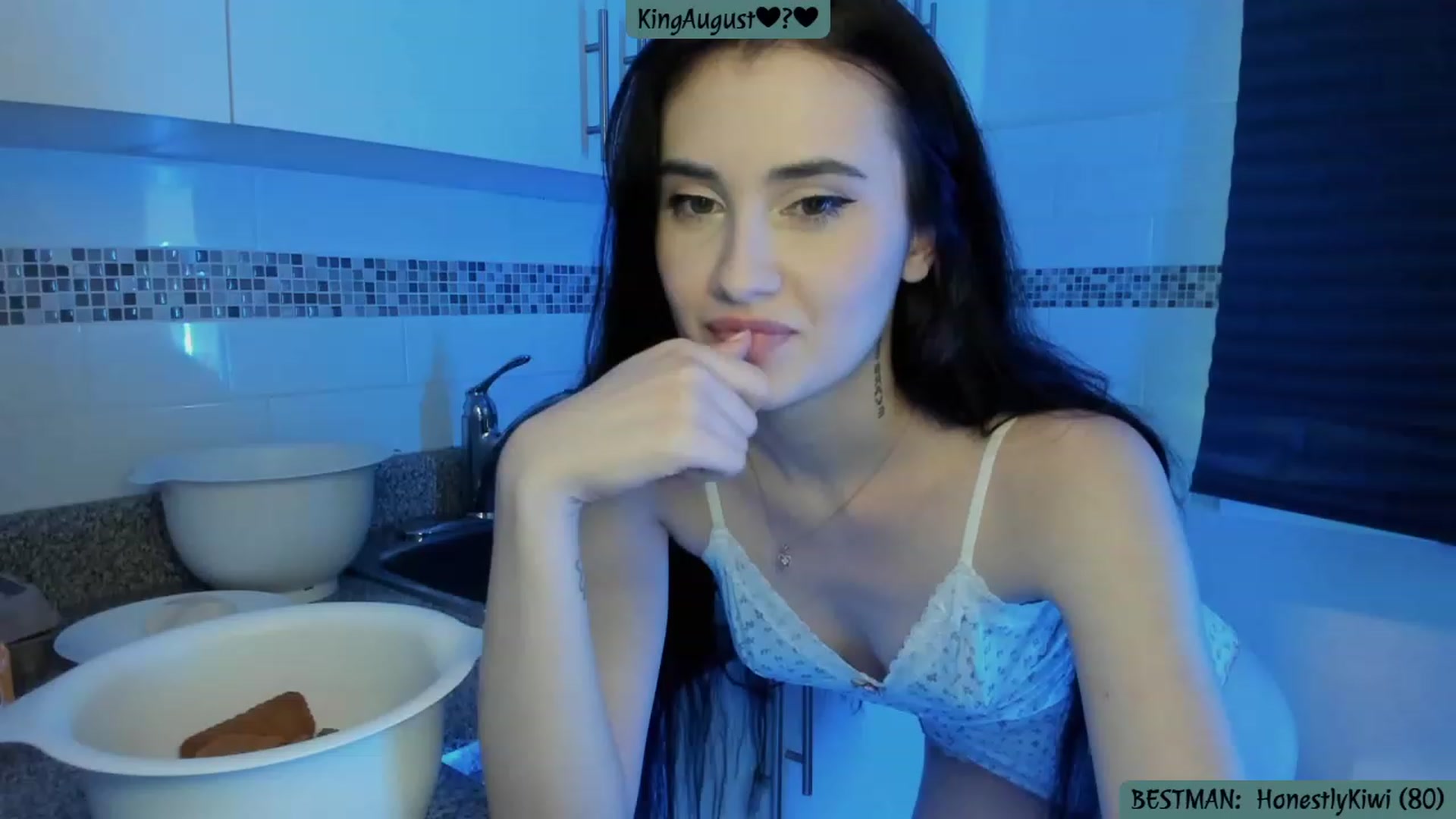Gallery image thumbnail from Issa_7's myfreecams stream on, 08/07/2023, 24:03 image 1 of 20