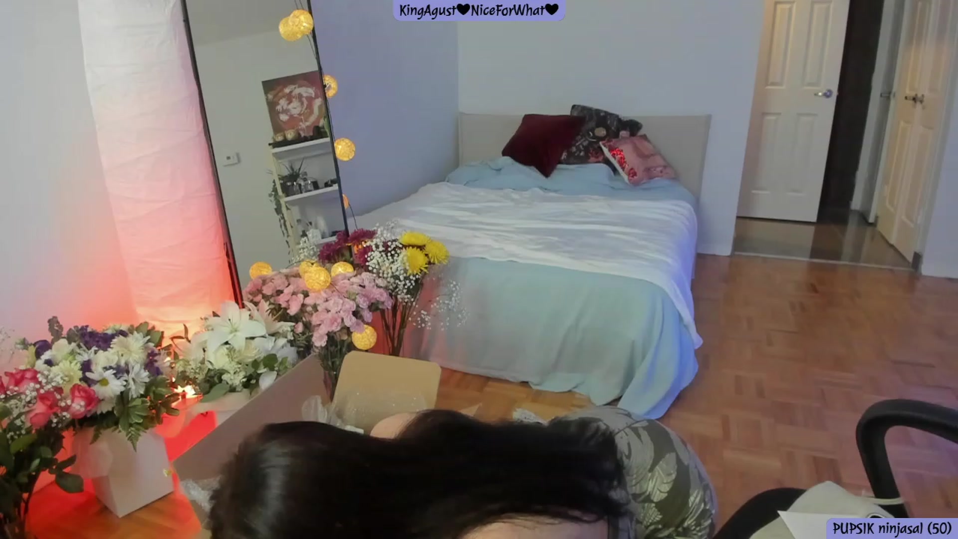 Gallery image thumbnail from Issa_7's myfreecams stream on, 08/10/2023, 21:06 image 6 of 20