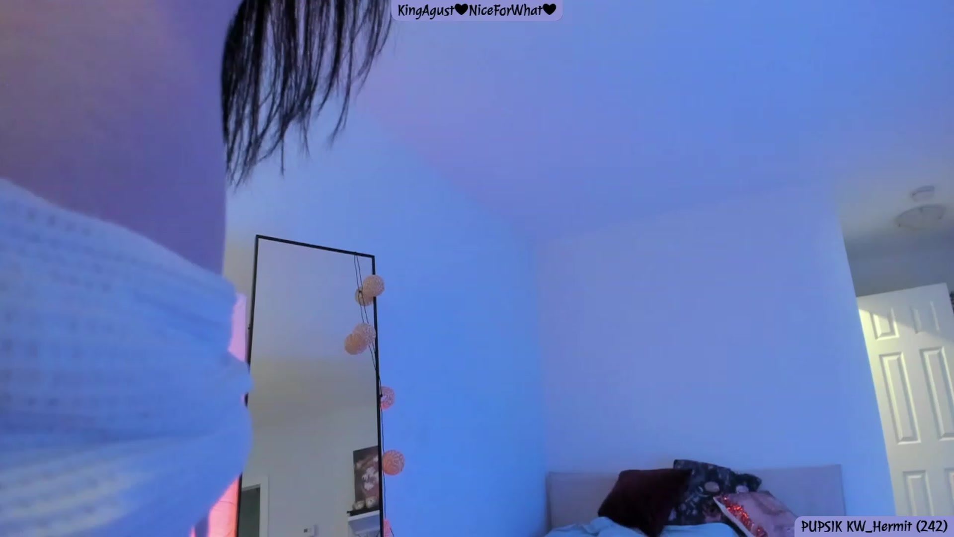 Gallery image thumbnail from Issa_7's myfreecams stream on, 08/11/2023, 24:03 image 10 of 20