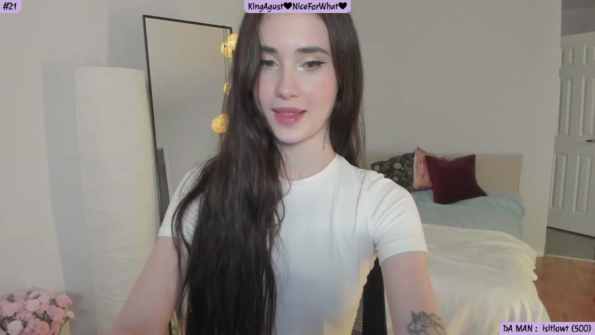 Gallery image thumbnail from Issa_7's myfreecams stream on, 08/17/2023, 24:29 image 9 of 20