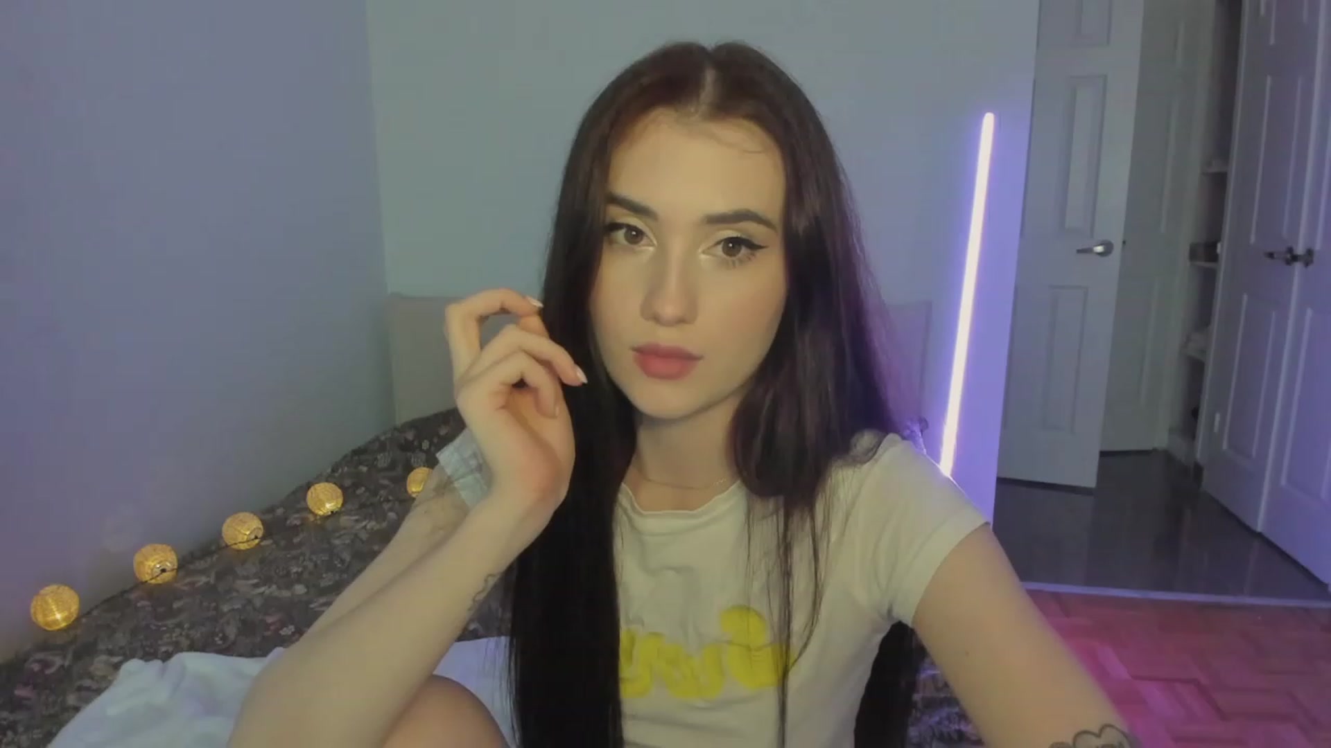 Gallery image thumbnail from Issa_7's myfreecams stream on, 08/24/2023, 21:23 image 4 of 20