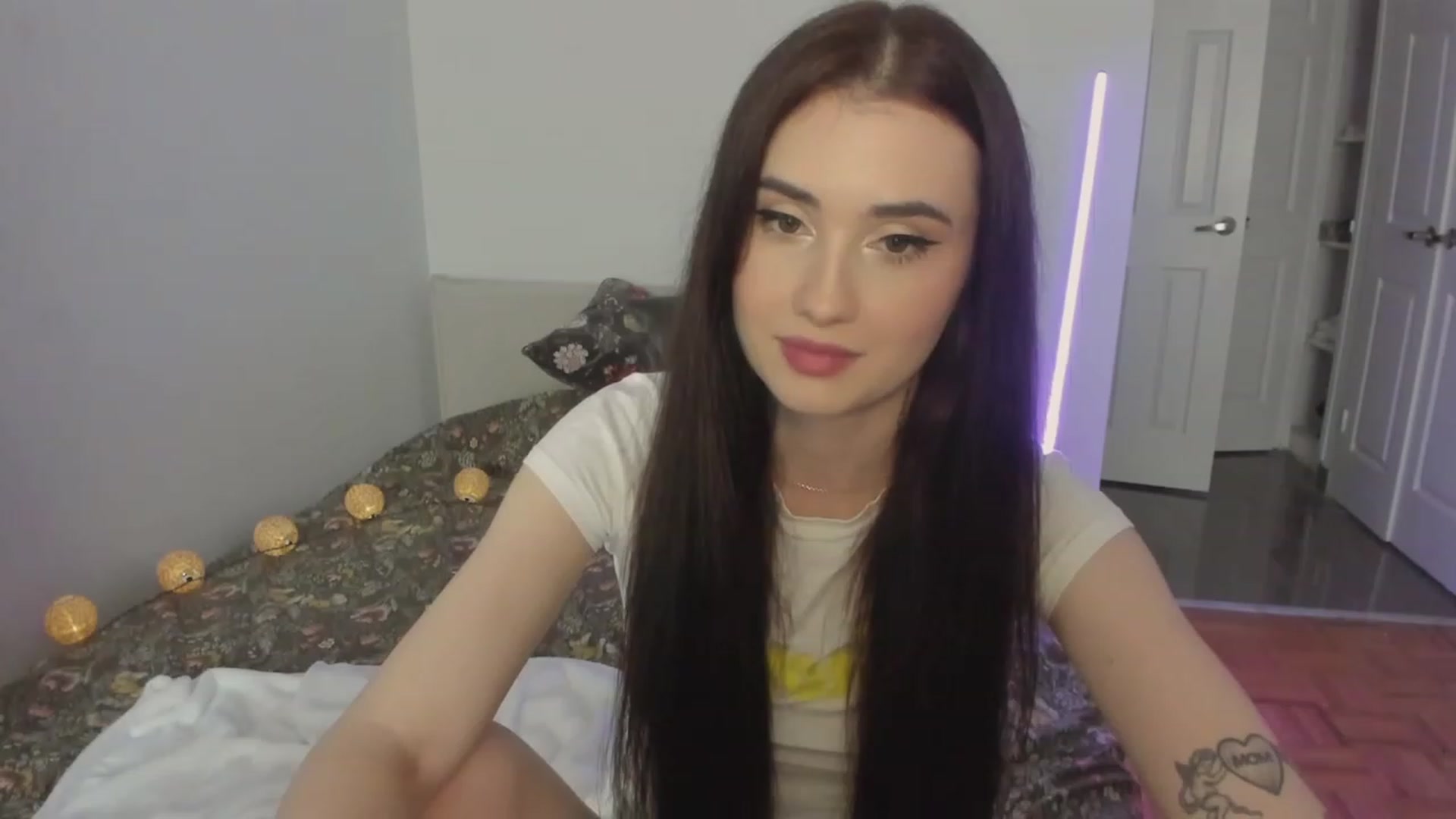 Gallery image thumbnail from Issa_7's myfreecams stream on, 08/24/2023, 21:23 image 9 of 20