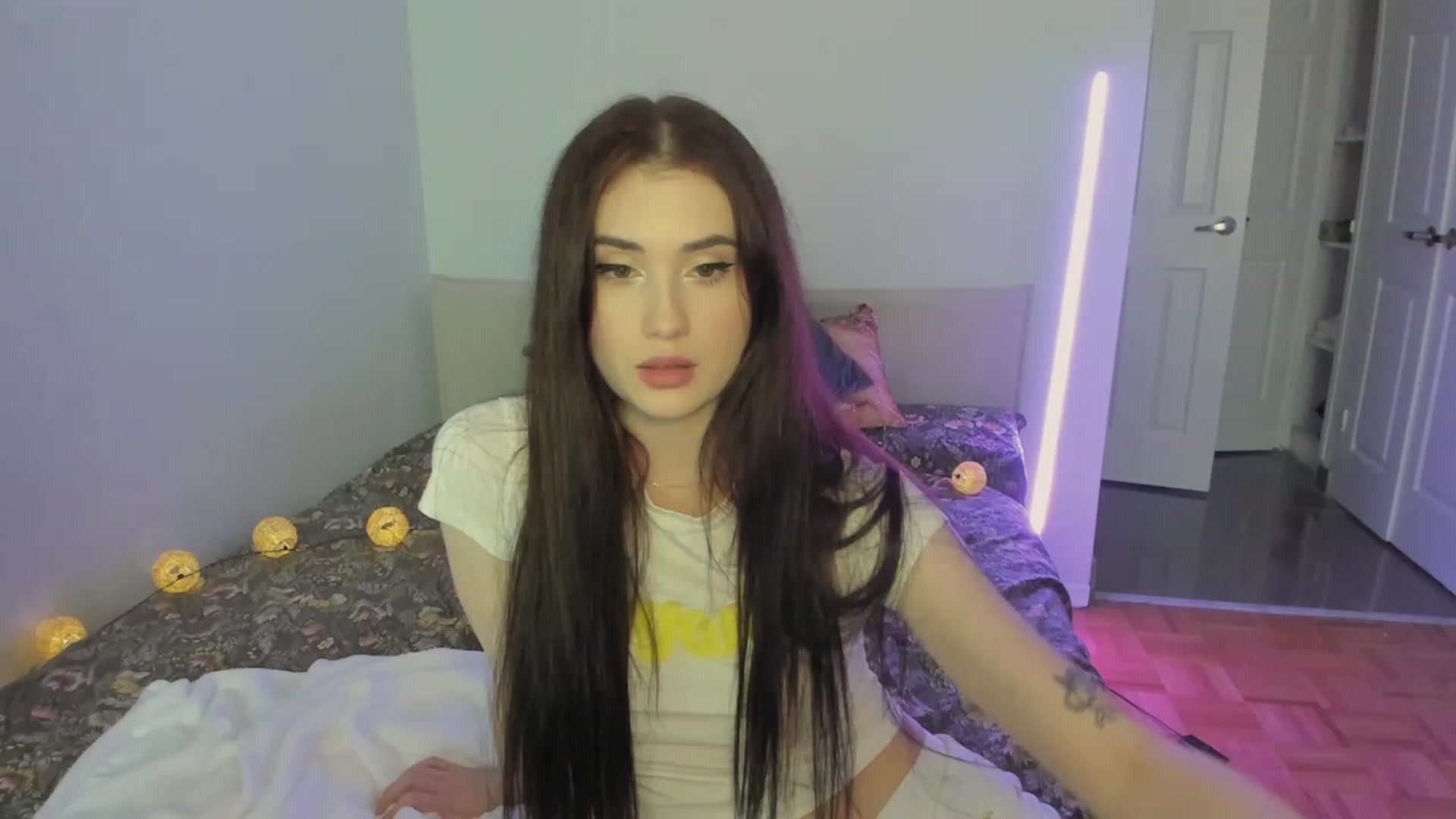Gallery image thumbnail from Issa_7's myfreecams stream on, 08/24/2023, 21:23 image 14 of 20