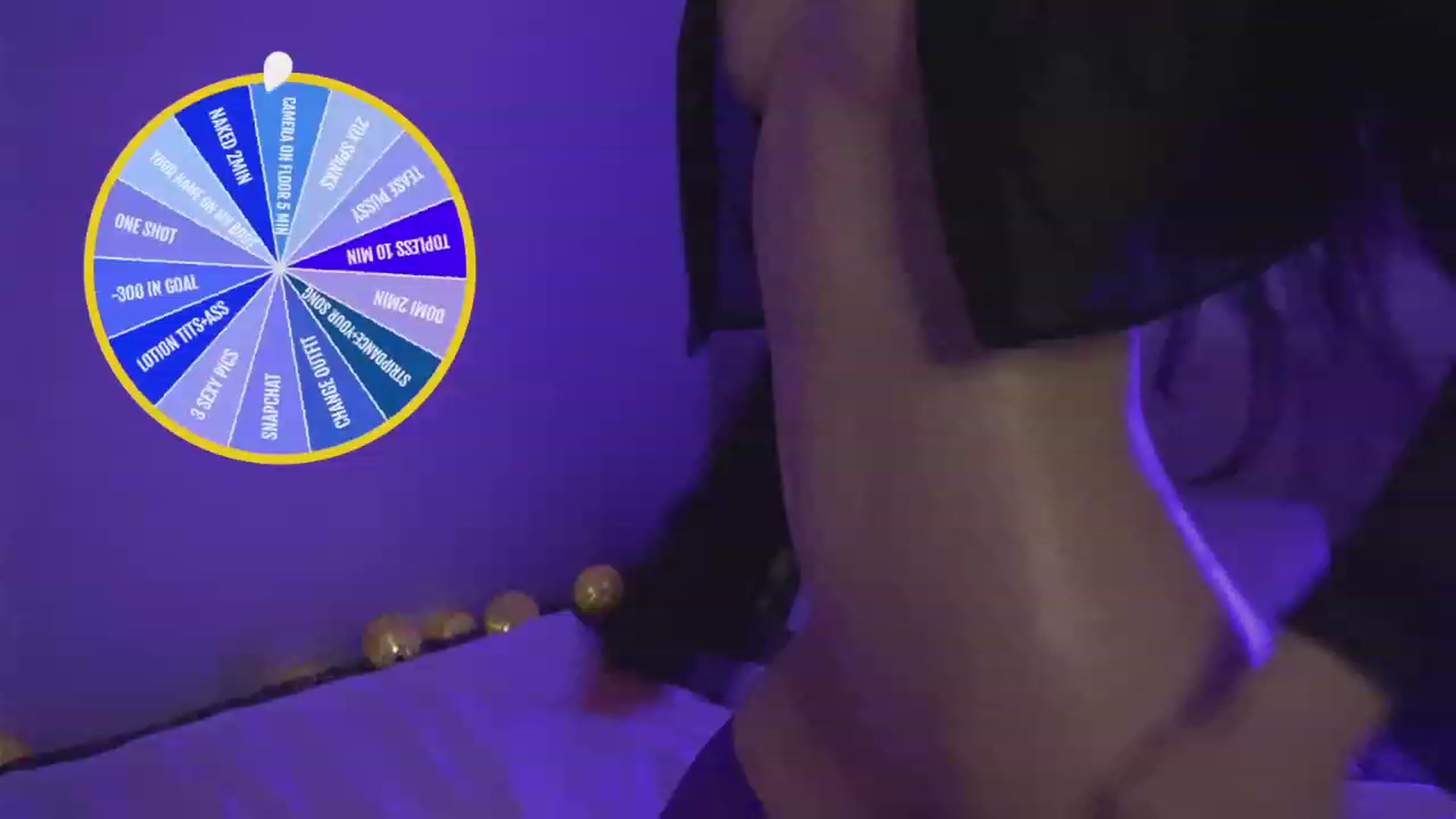 Gallery image thumbnail from Issa_7's myfreecams stream on, 08/26/2023, 24:00 image 15 of 20