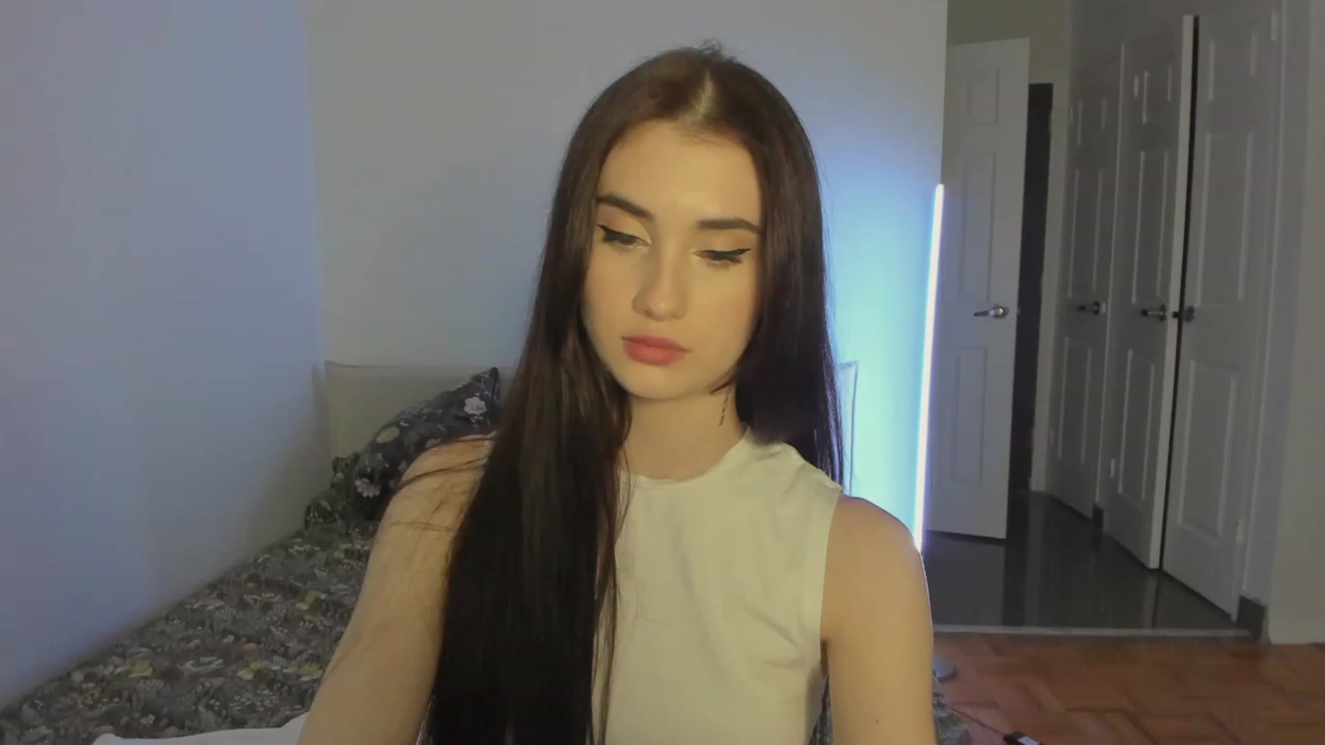 Gallery image thumbnail from Issa_7's myfreecams stream on, 08/27/2023, 23:09 image 6 of 20