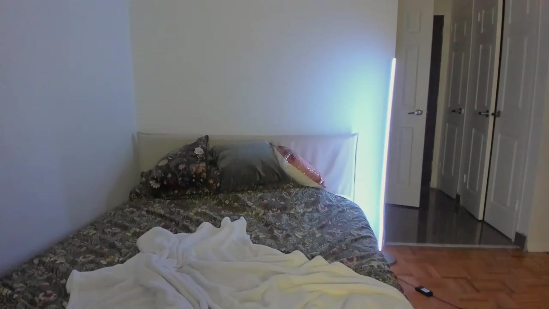 Gallery image thumbnail from Issa_7's myfreecams stream on, 08/27/2023, 23:09 image 17 of 20