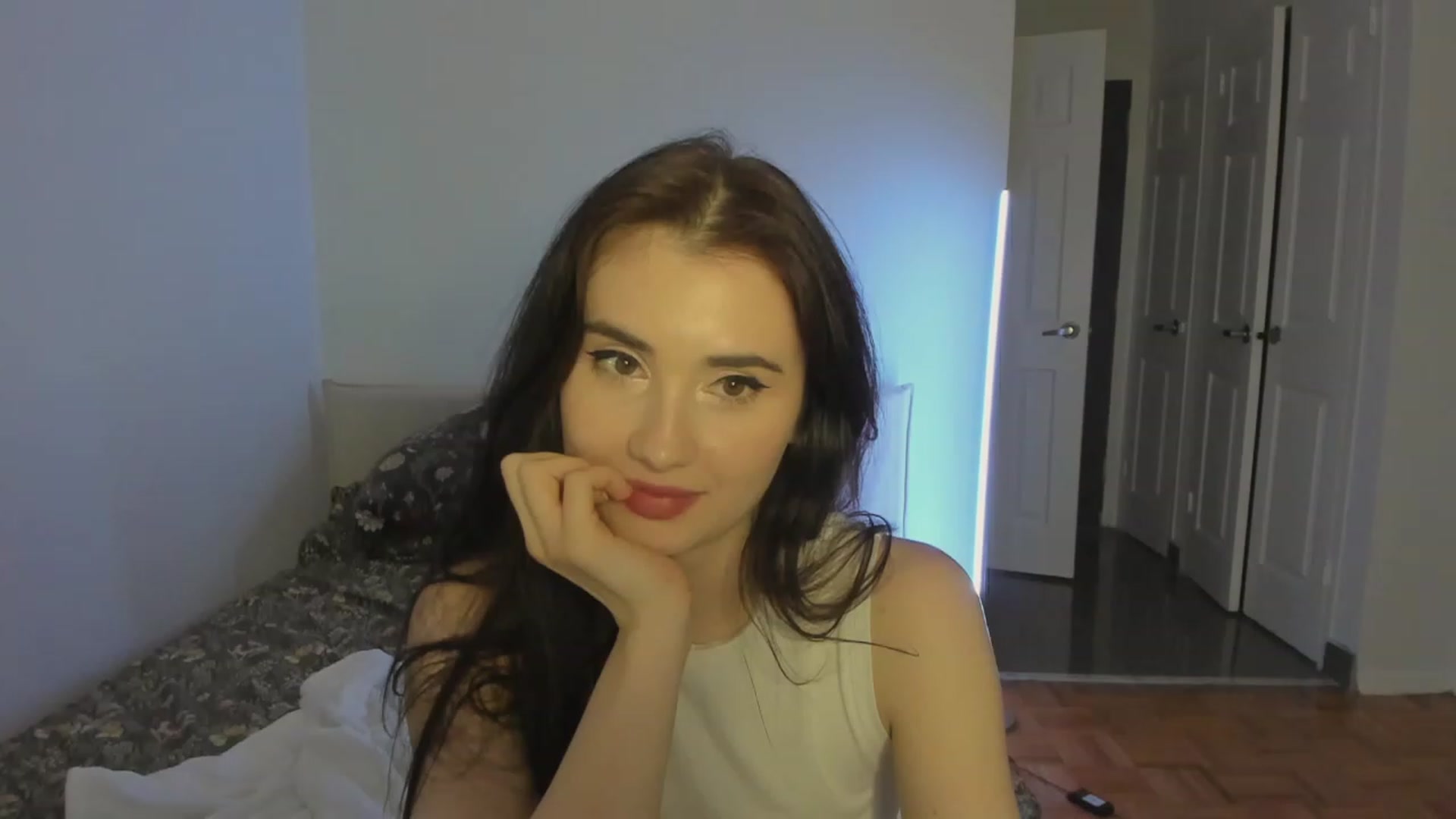 Gallery image thumbnail from Issa_7's myfreecams stream on, 08/27/2023, 23:09 image 20 of 20