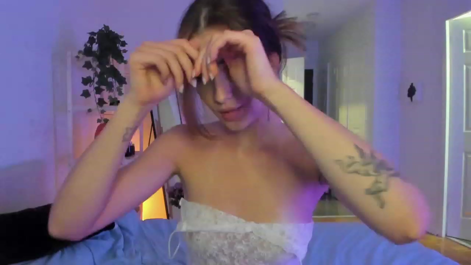 Gallery image thumbnail from Issa_7's myfreecams stream on, 10/13/2023, 21:57 image 18 of 20